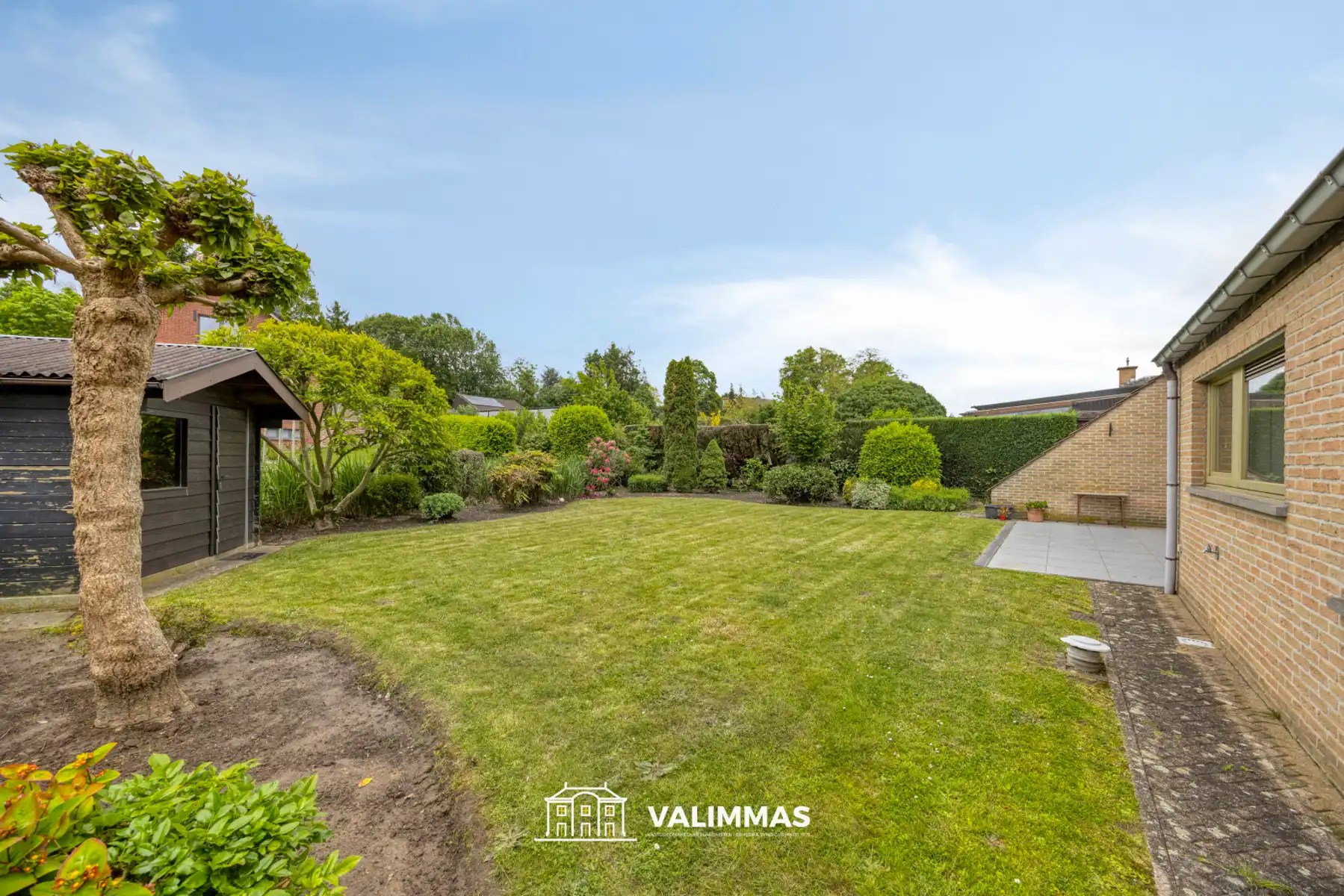 Rustig & residentieel gelegen villa met garage en mooie tuin foto 11