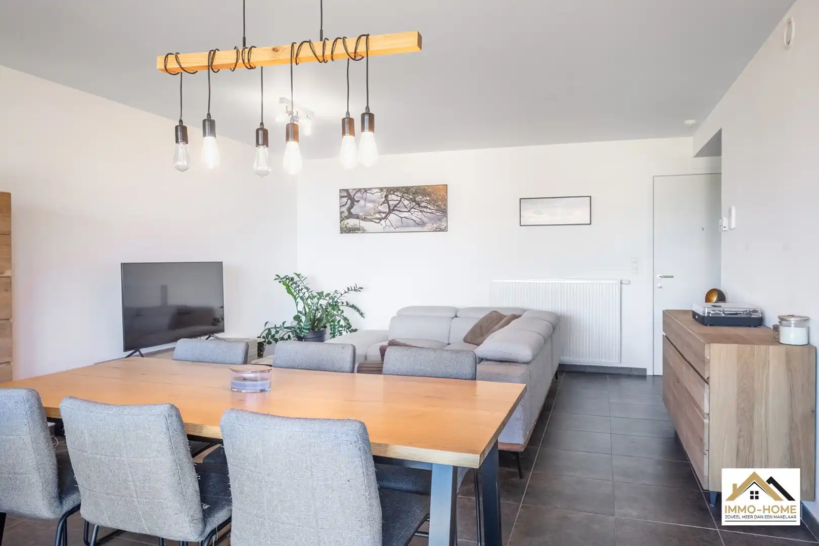 Instapklaar modern appartement met autostaanplaats foto 10