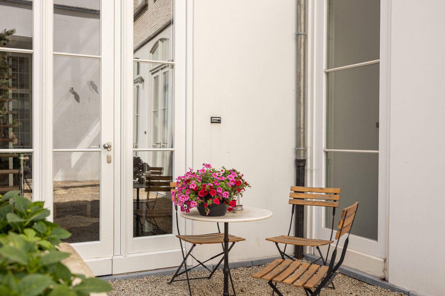 Unieke en energiezuinige stadsvilla (224m²) met fantastisch zonneterras in het hart van historisch Antwerpen – luxe, rust en boordevol karakter! foto 5