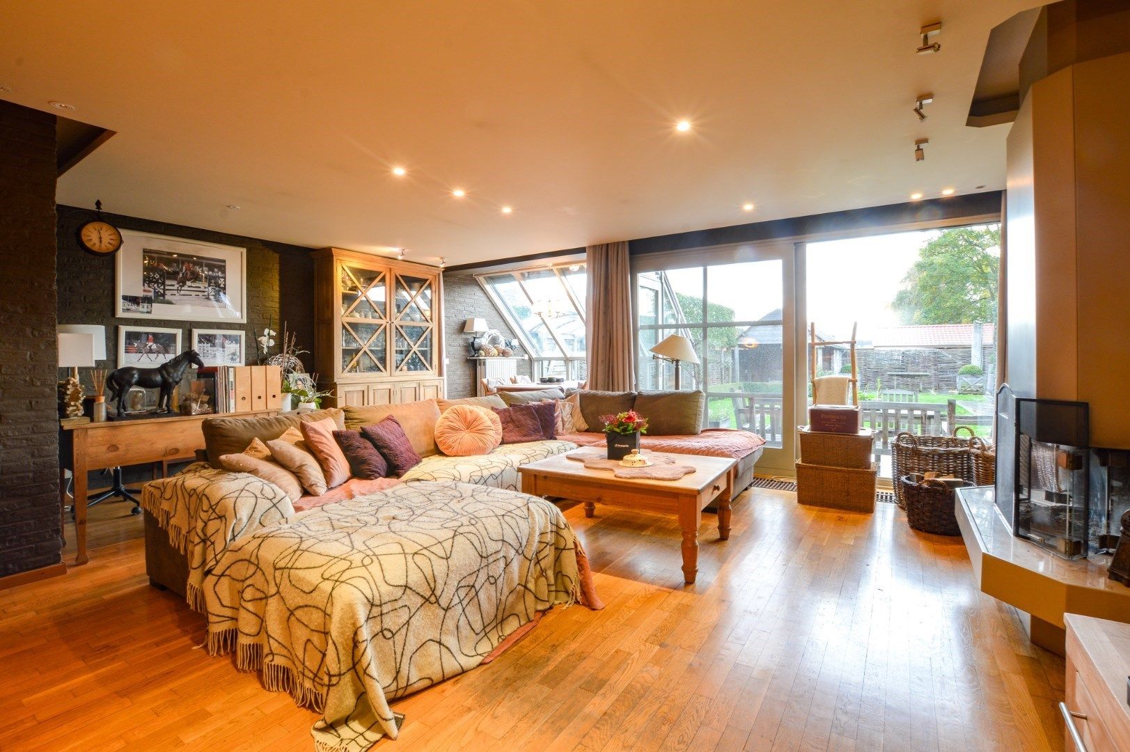 Ruime handelswoning in het centrum van Aartrijke foto 5