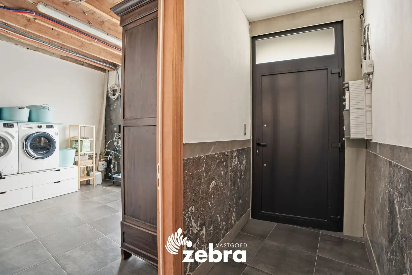 Instapklare, ruime gezinswoning met 4 slaapkamers, tuin en hoogwaardige afwerking in het hart van Alveringem! foto 2