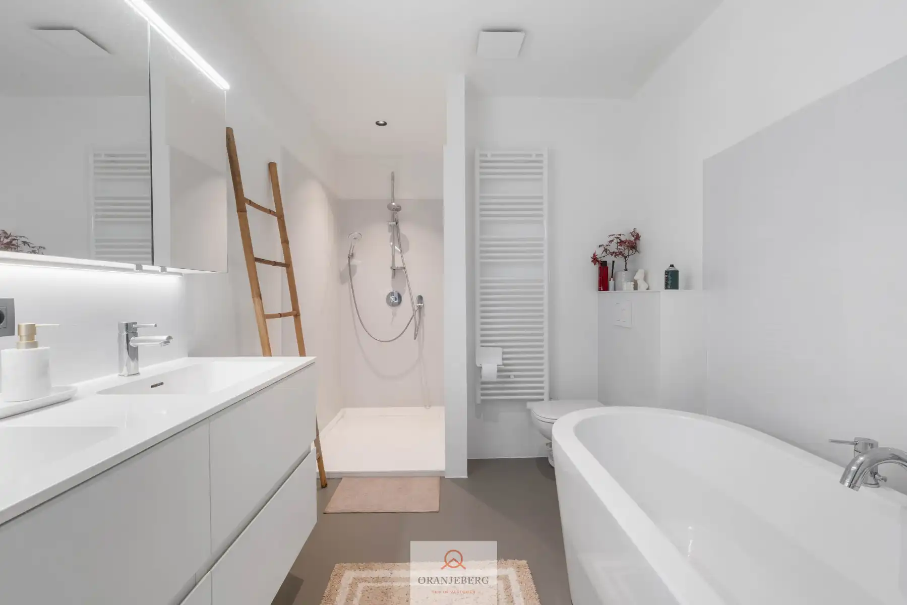 Uniek appartement in historisch gebouw foto 8