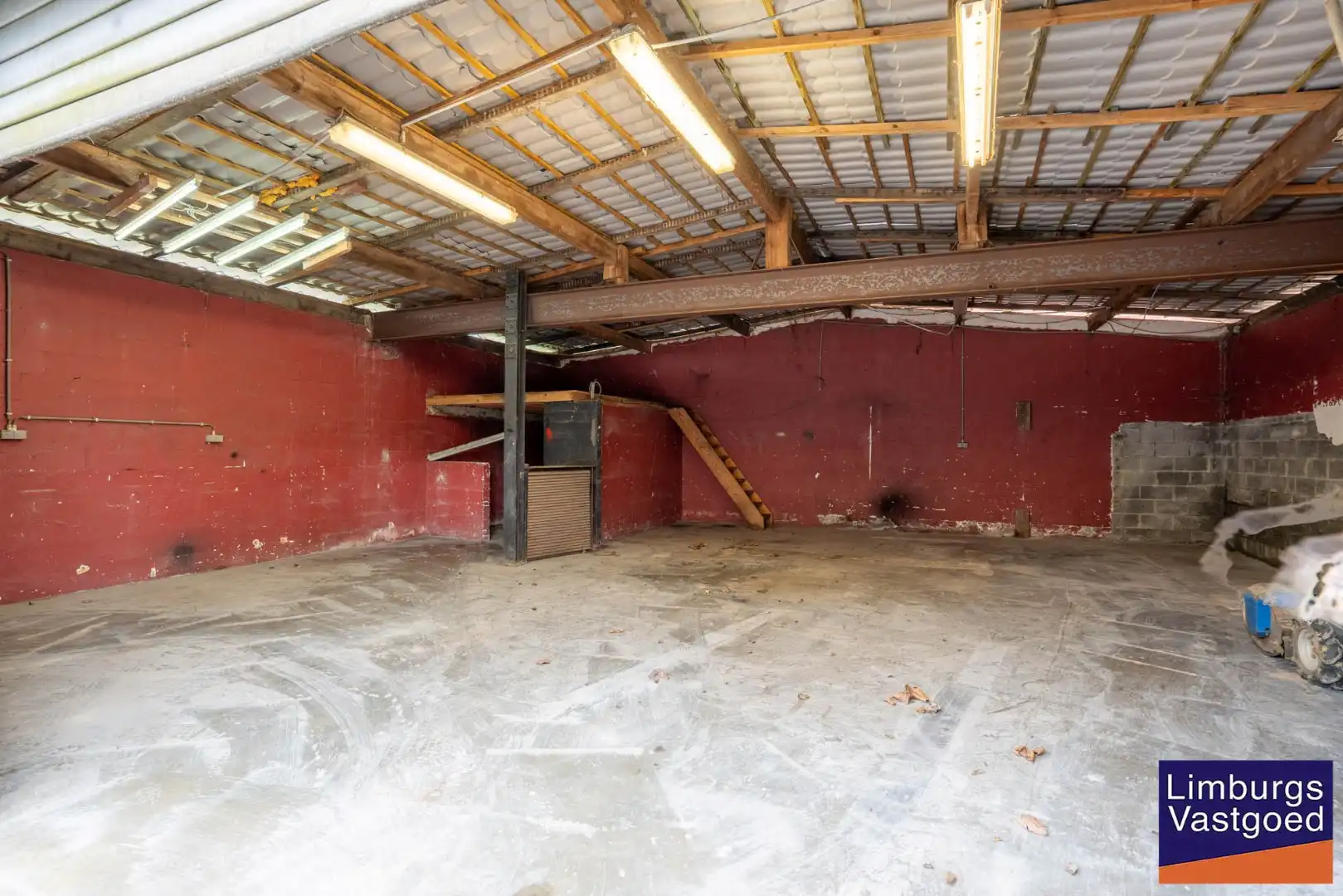 Instapklare woning met ruime loods/werkplaats, 11a 77ca foto 21