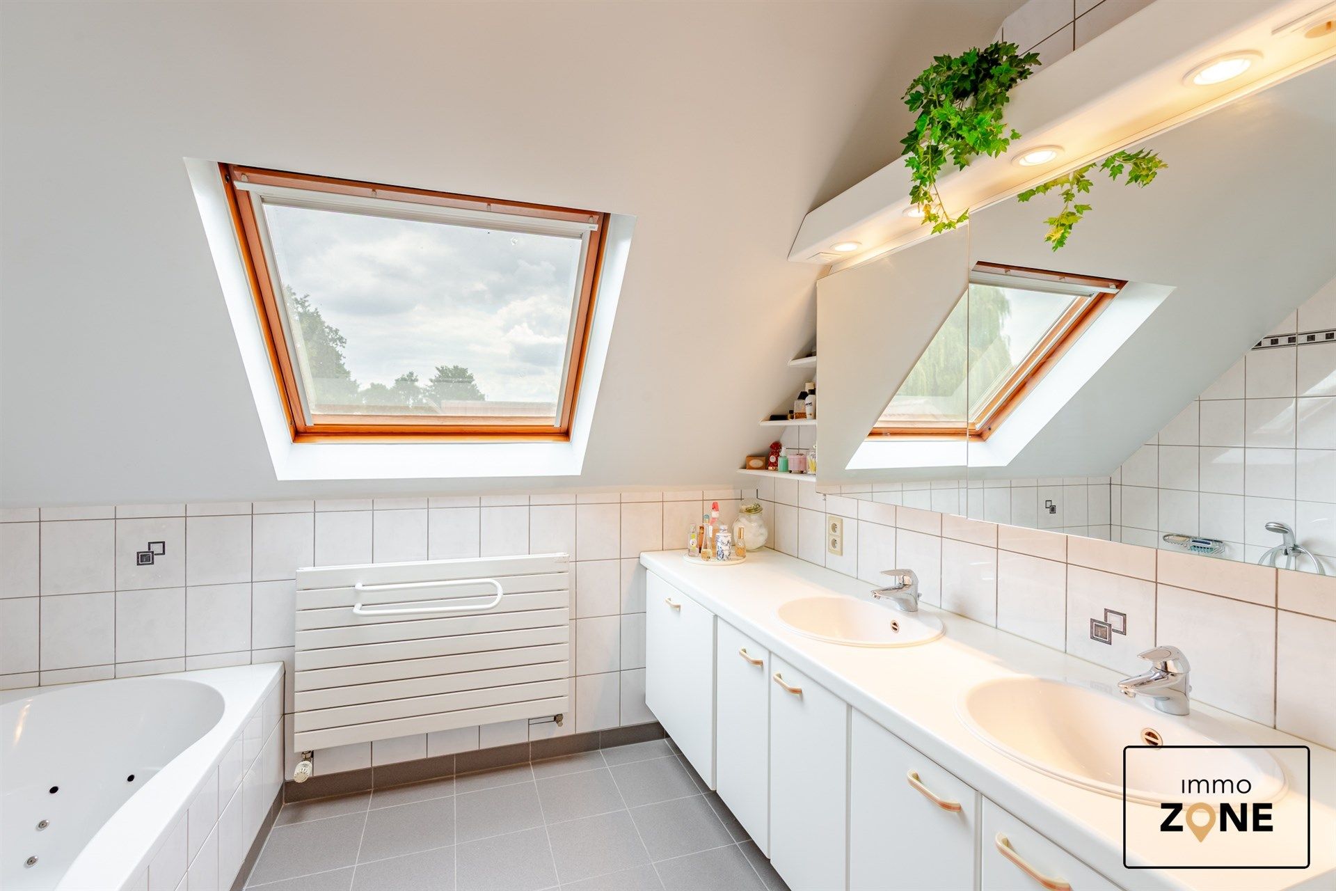 Huis, chalet en ruim magazijn op toplocatie foto 14