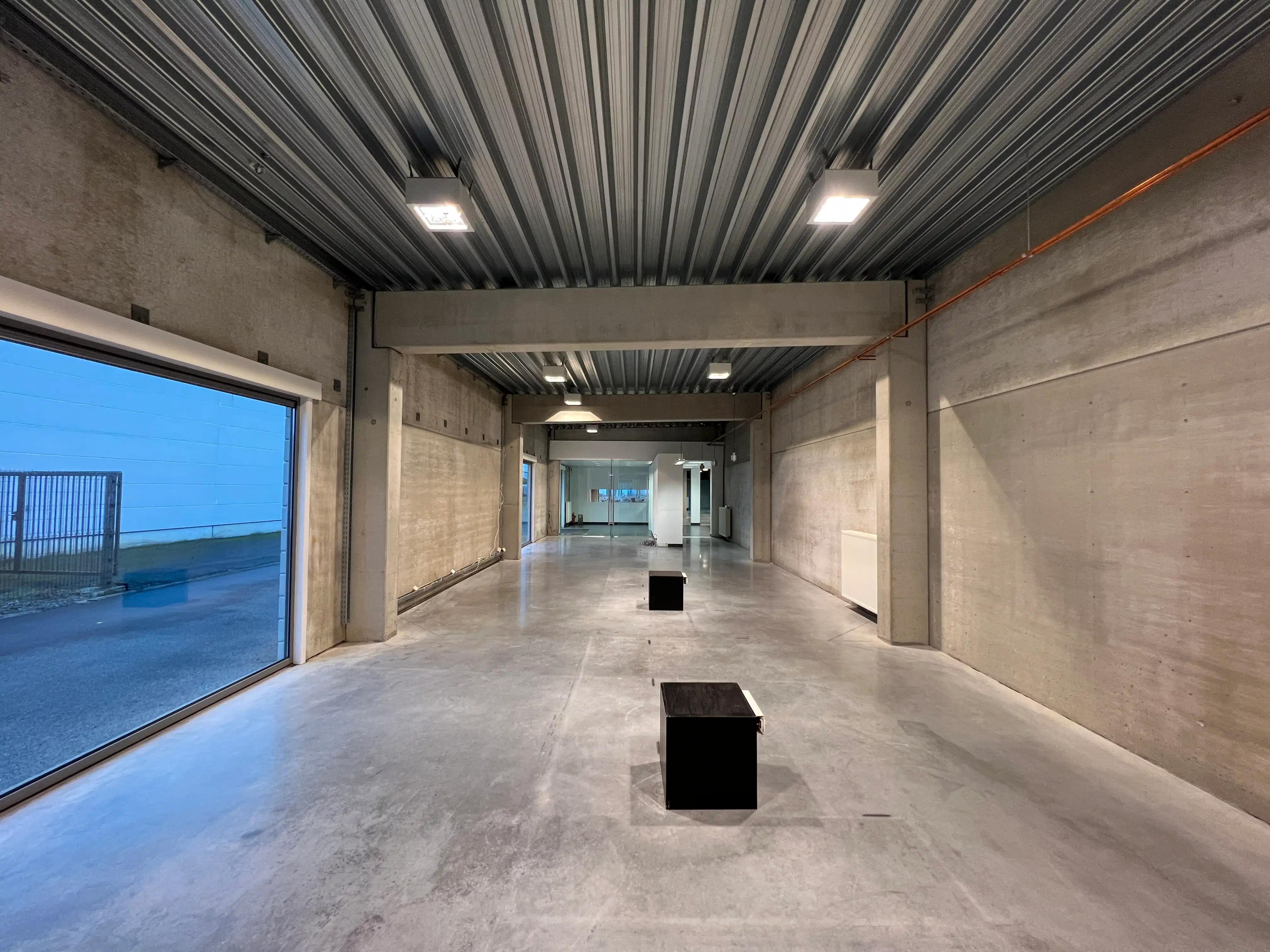 Moderne kantoor-/handelsruimte met duplex appartement – topligging Kortrijk-Wevelgem foto 5