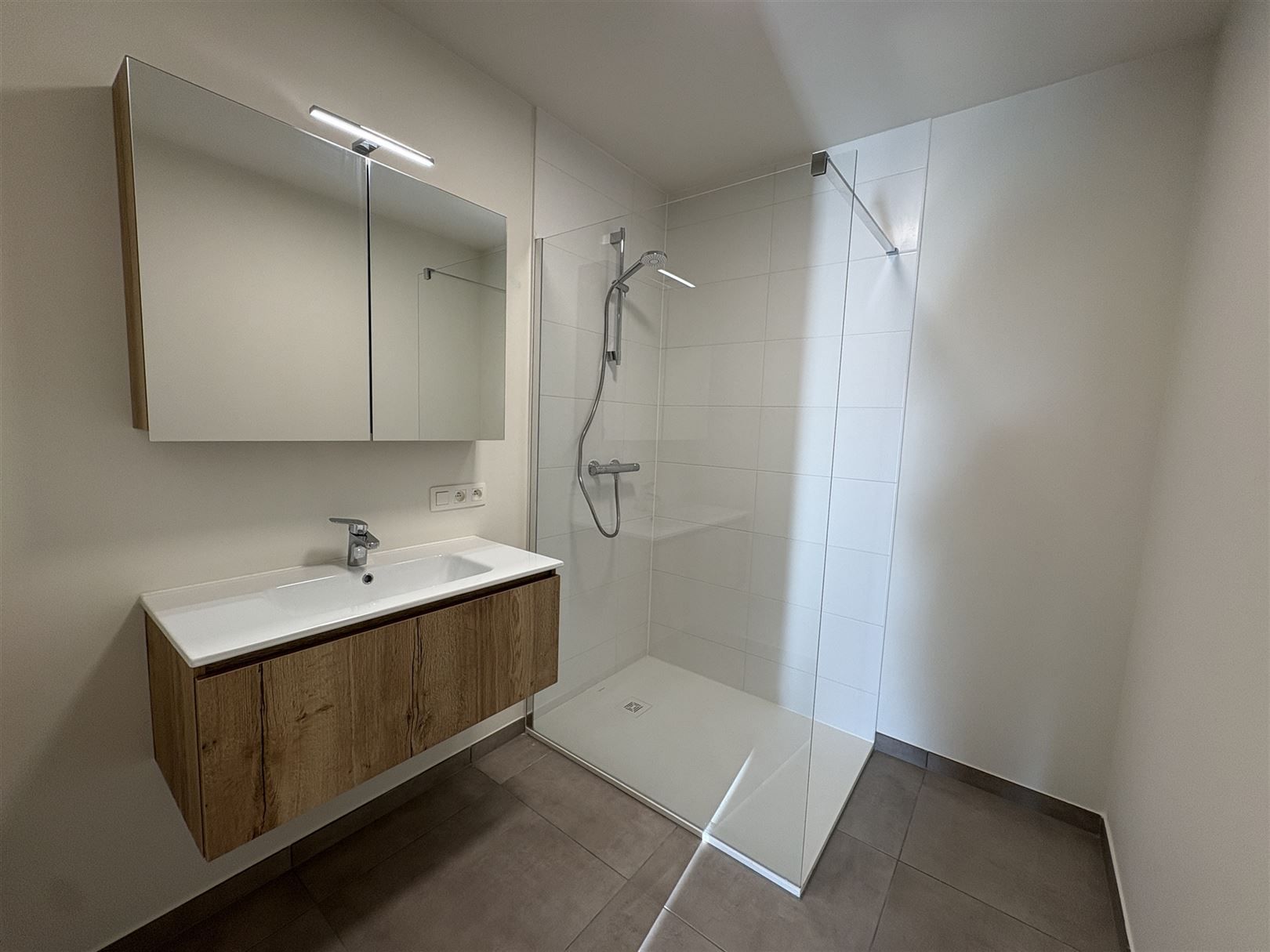 App met 2 slpk en ondergrondse  parkeerplaats foto 6