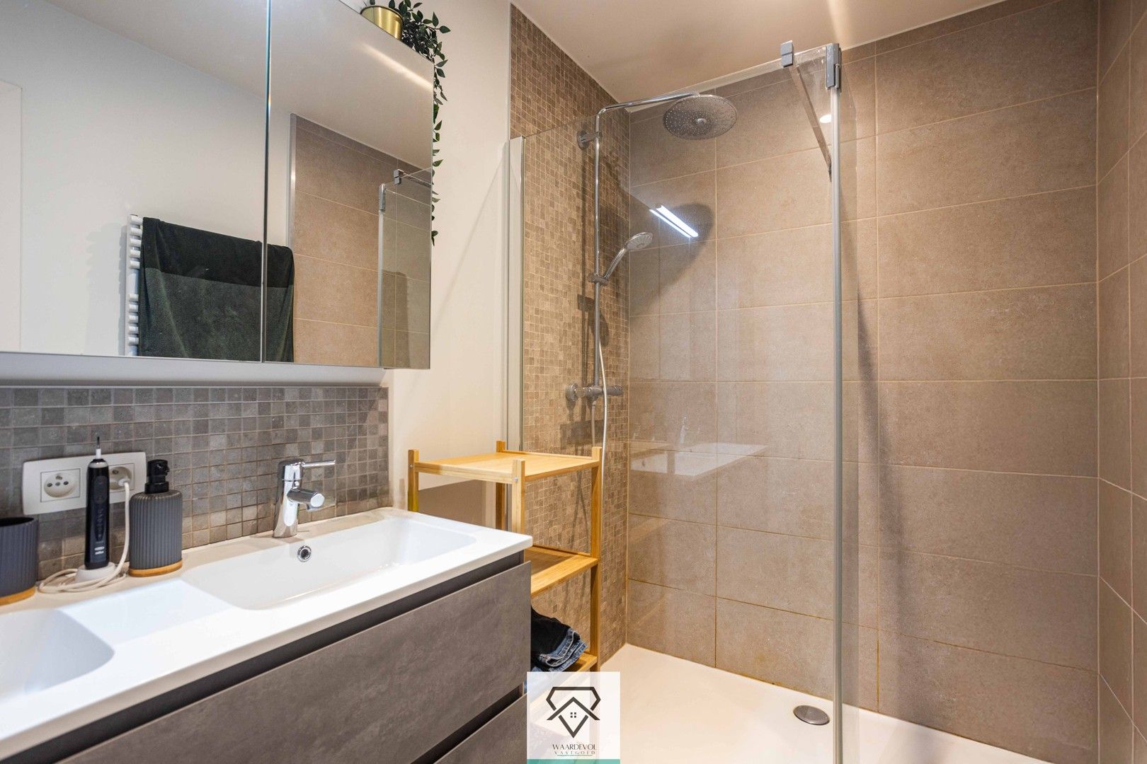 Uitzonderlijk appartement met tuin, zeer ruime garage en topligging nabij Sint-Pietersplein foto 19
