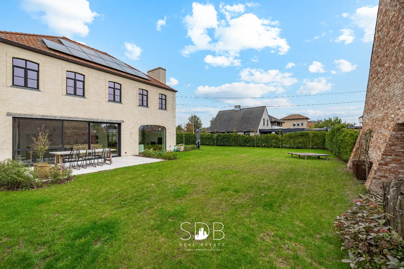 Landelijke villa met gezinstuin op 852m² foto 30