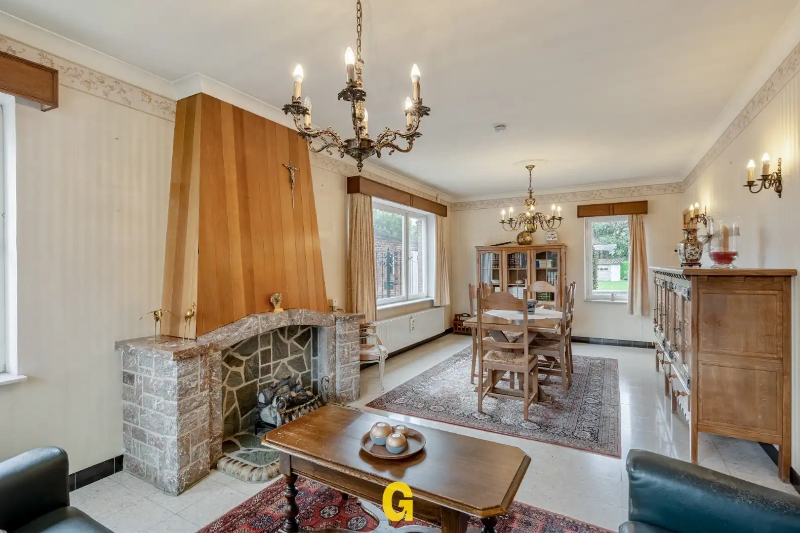 *** IN OPTIE *** Te renoveren halfvrijstaande woning met 3 slaapkamers en bijzonder ruime tuin op 14a 39ca foto 3