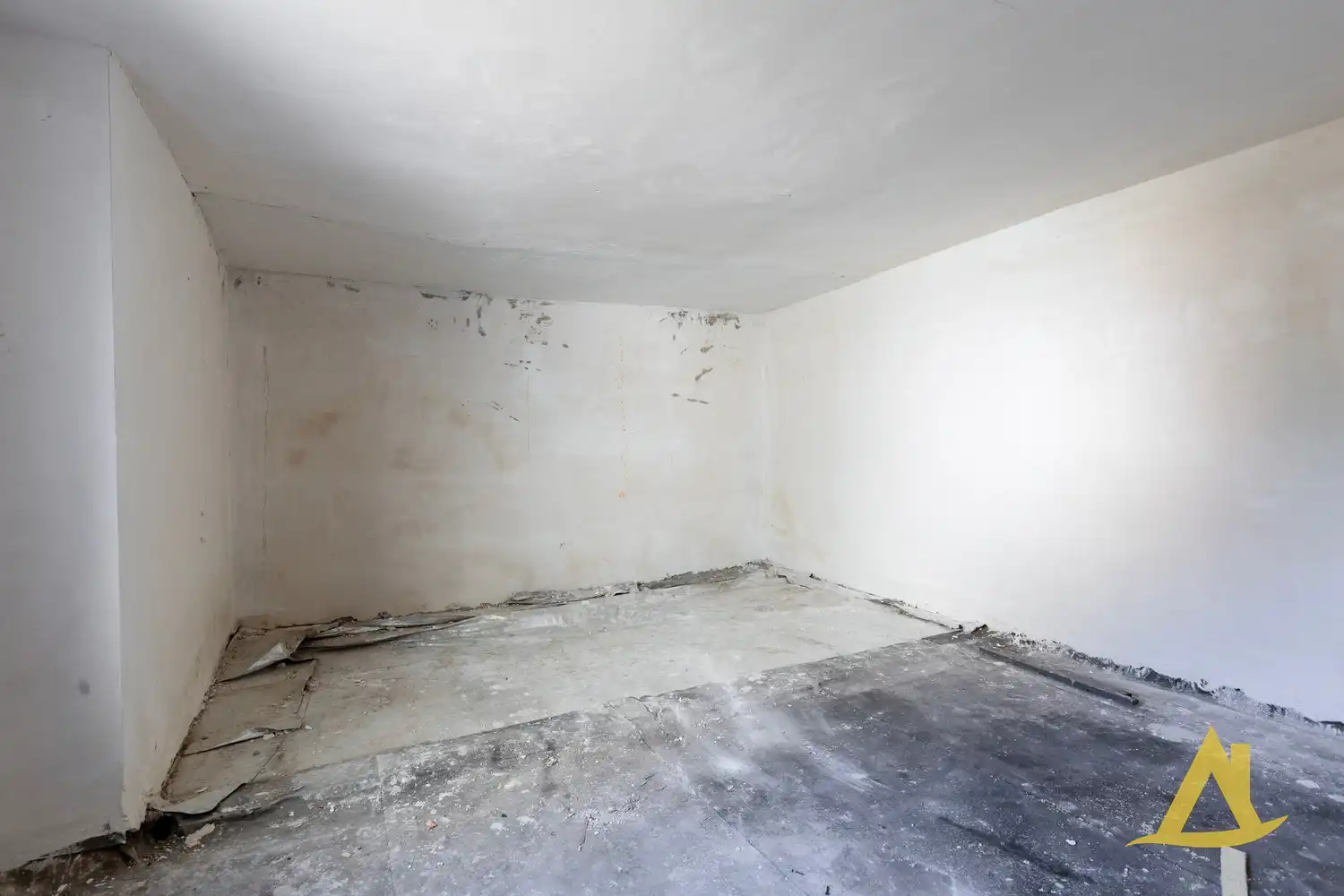 VEELZIJDIGE HANDELSRUIMTE MET WOONST TE DIEST! foto 25