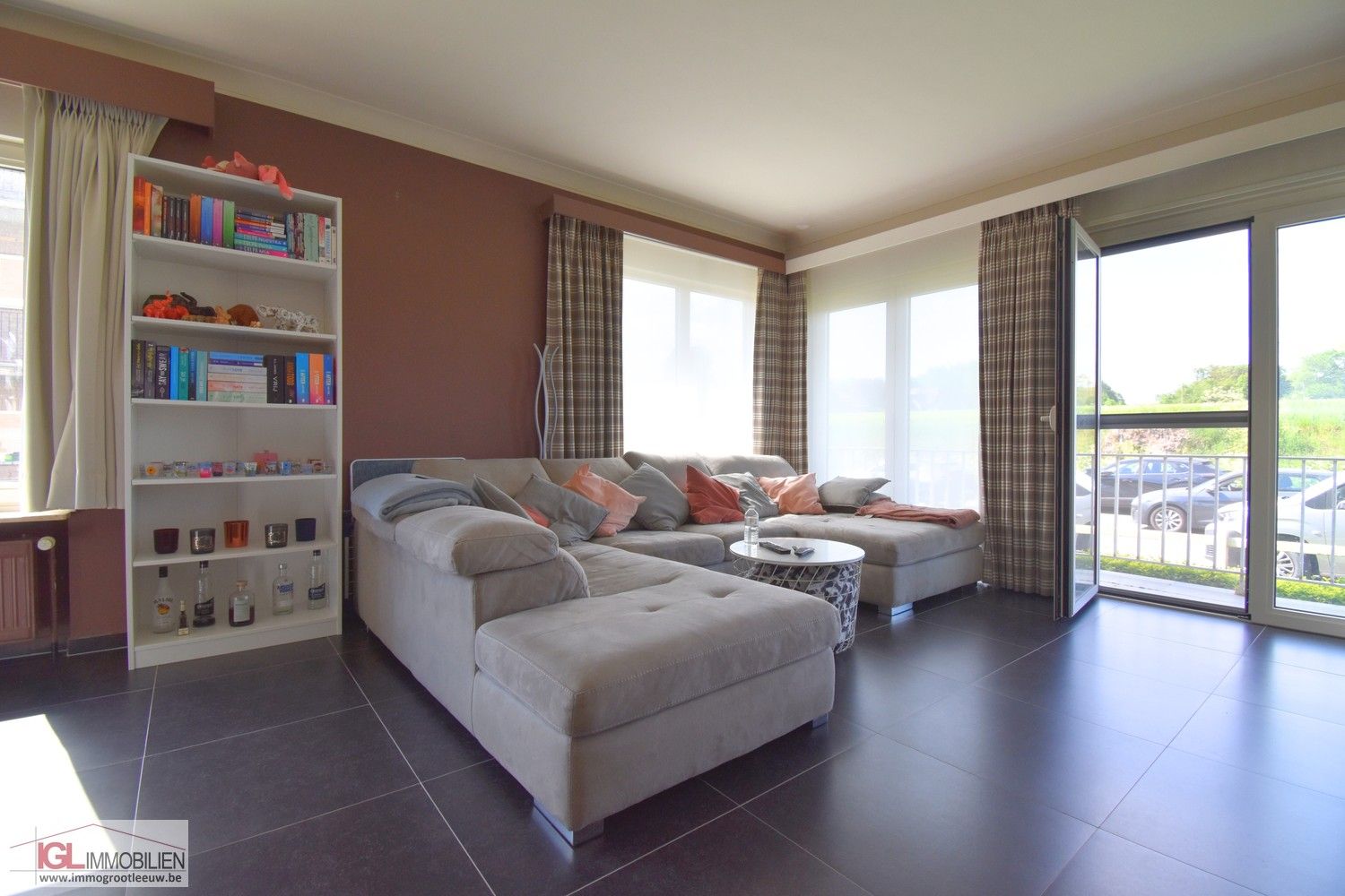 Ruim gelijkvloers appartement met 2 slaapkamers, terras & garagebox foto 5