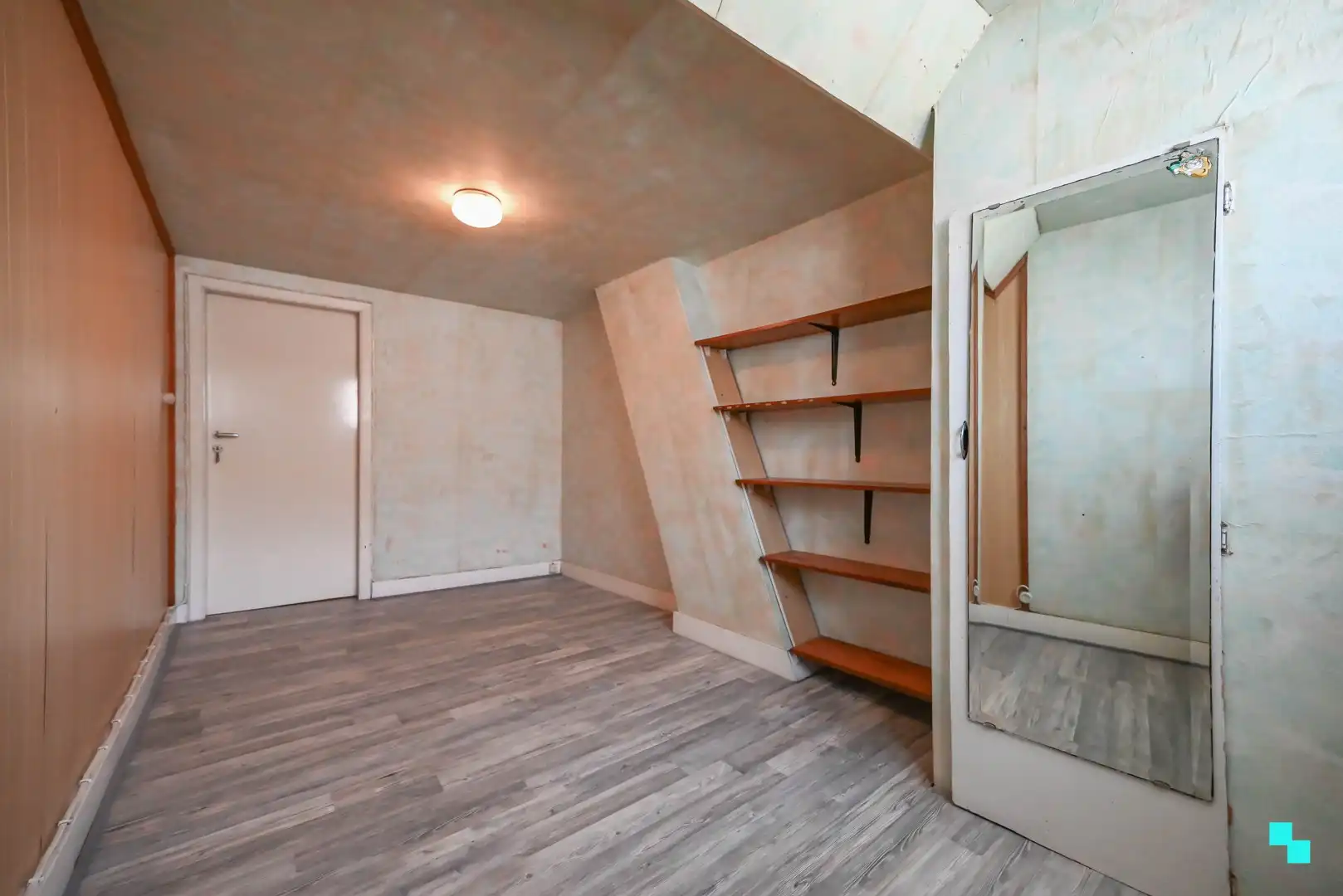 Centraal gelegen ééngezinswoning met vier slaapkamers te Izegem foto 23