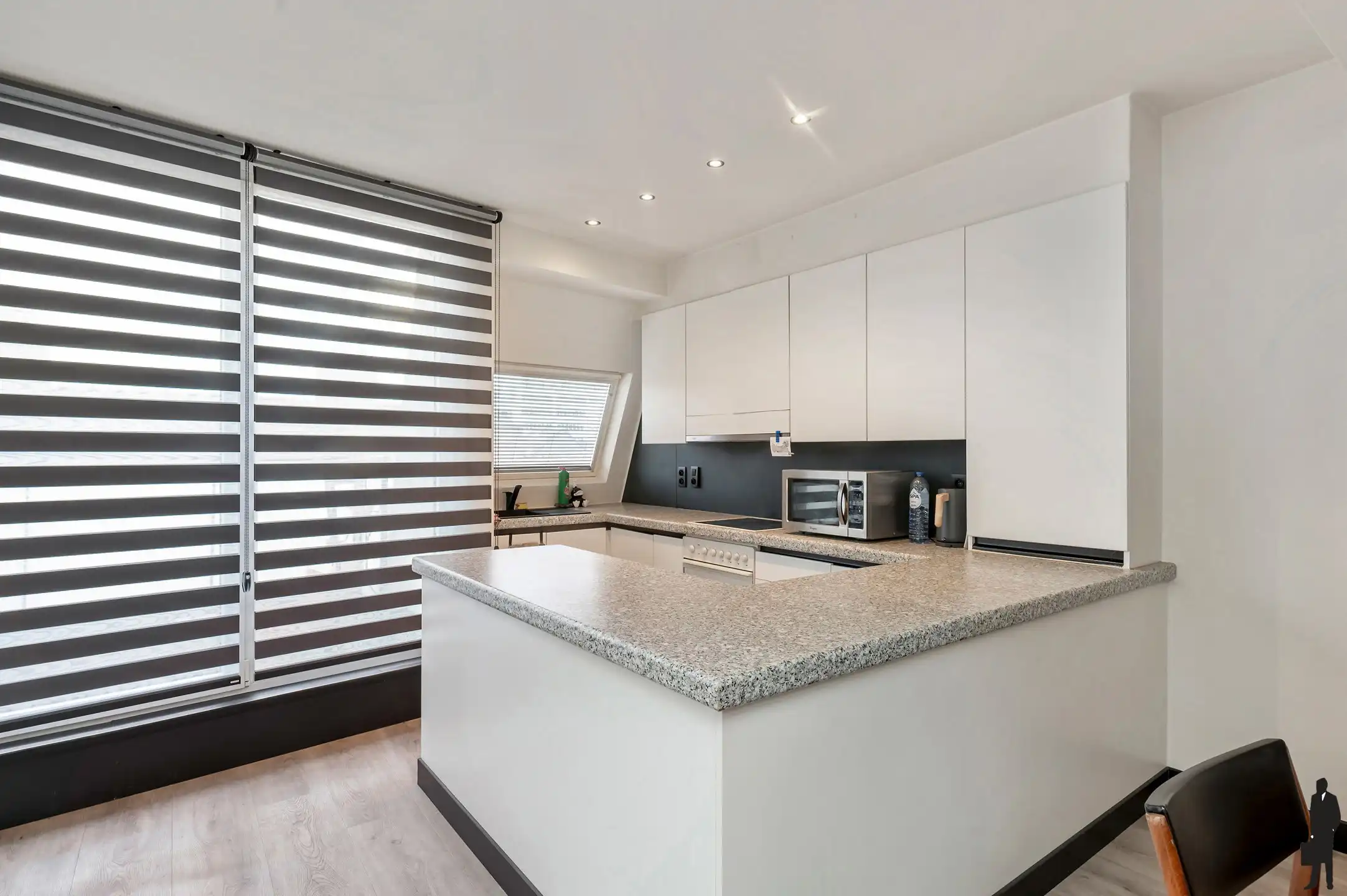 Karaktervol duplex penthouse met charmant terras in historisch Antwerpen foto 5