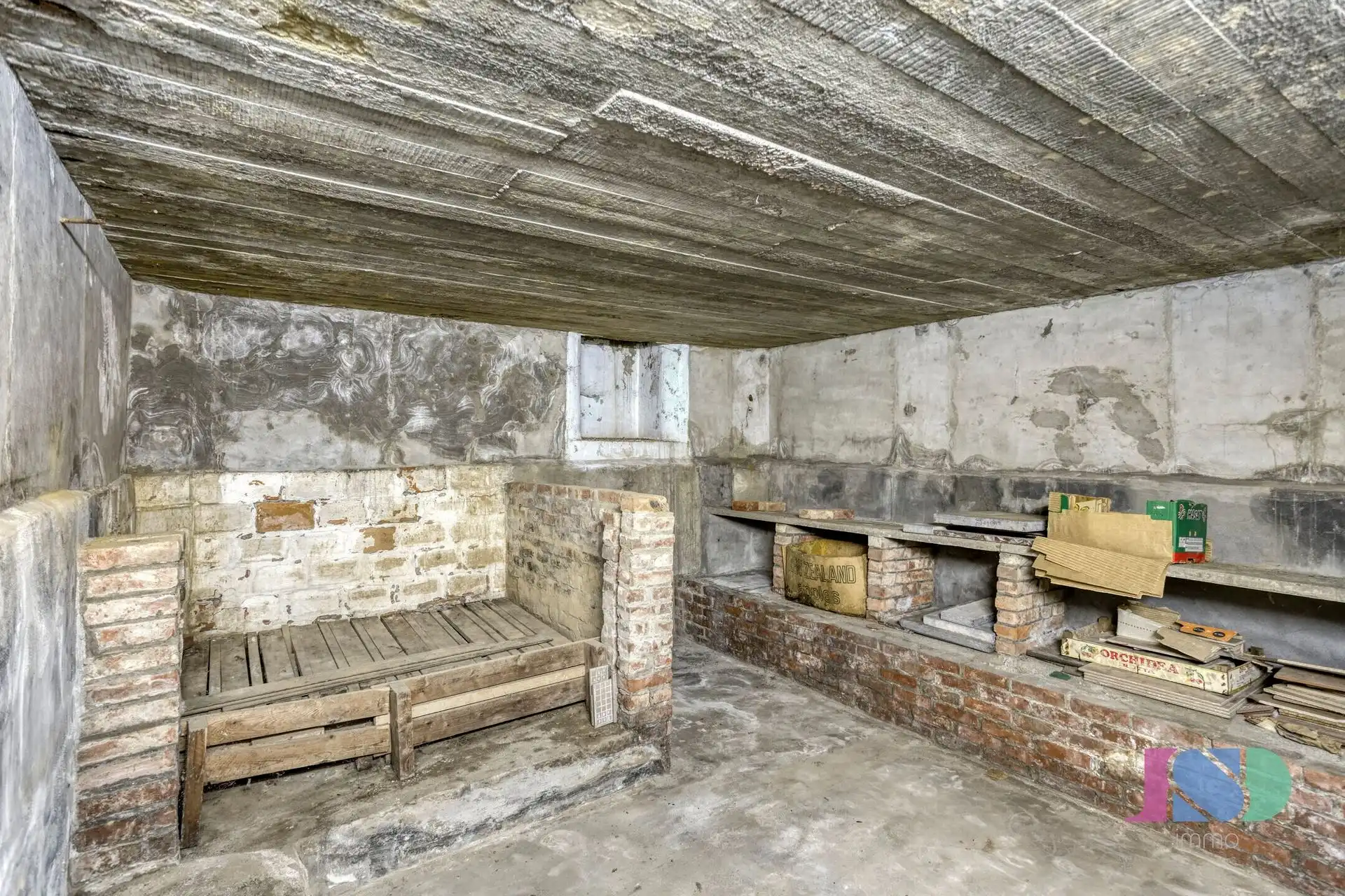 Te renoveren woning met potentieel foto 29