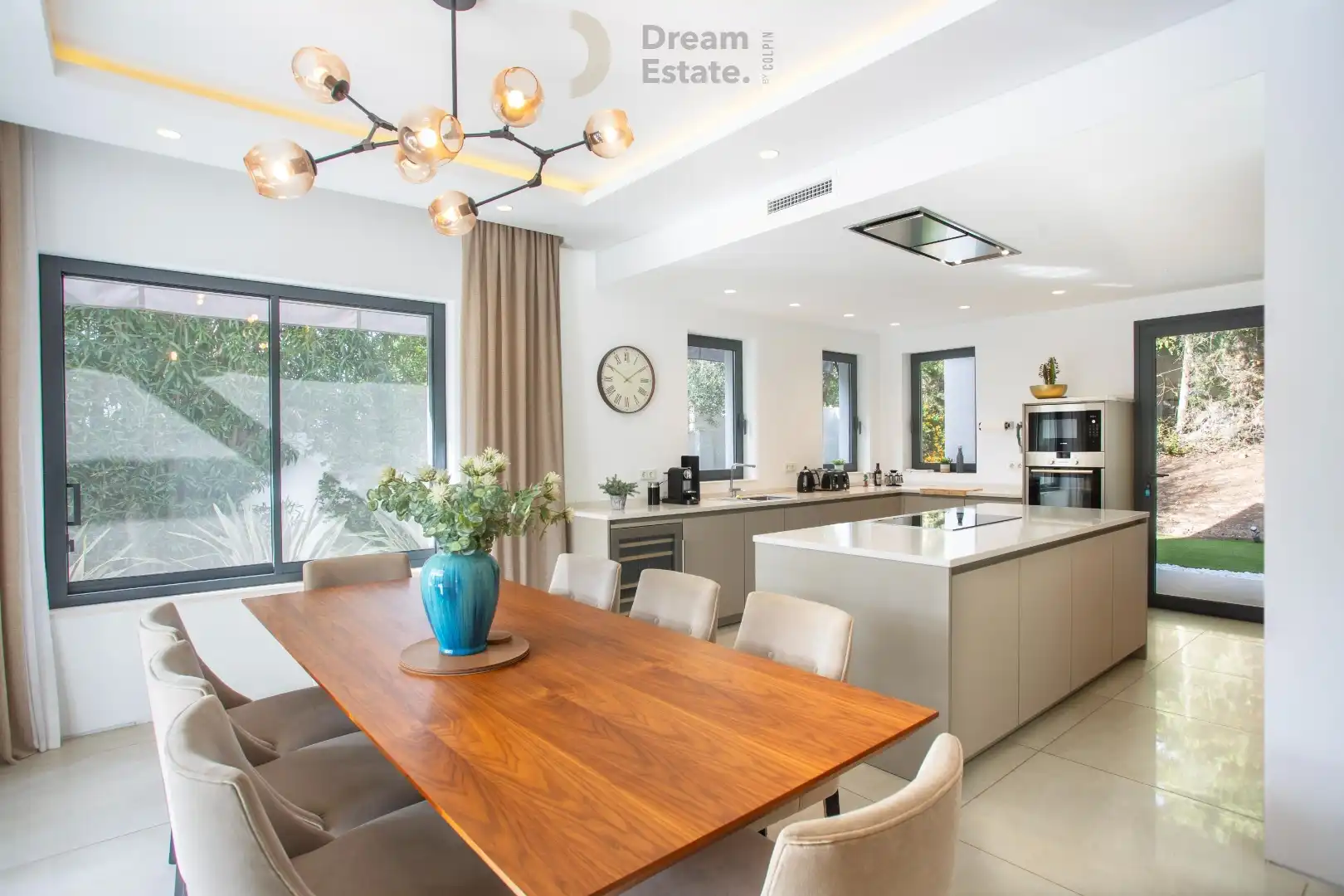 Moderne villa aan het strand van de Golden Mile, Marbella foto 10