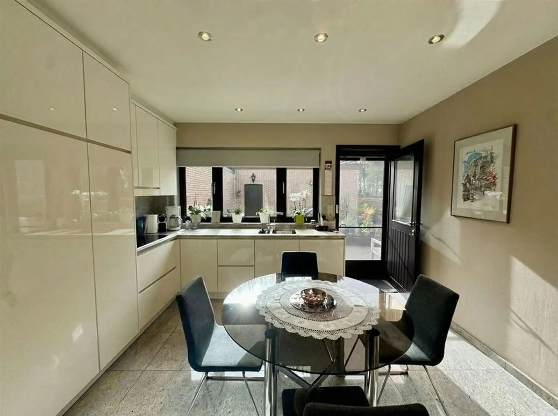 Halfopen bebouwing in rustige straat te As foto 10