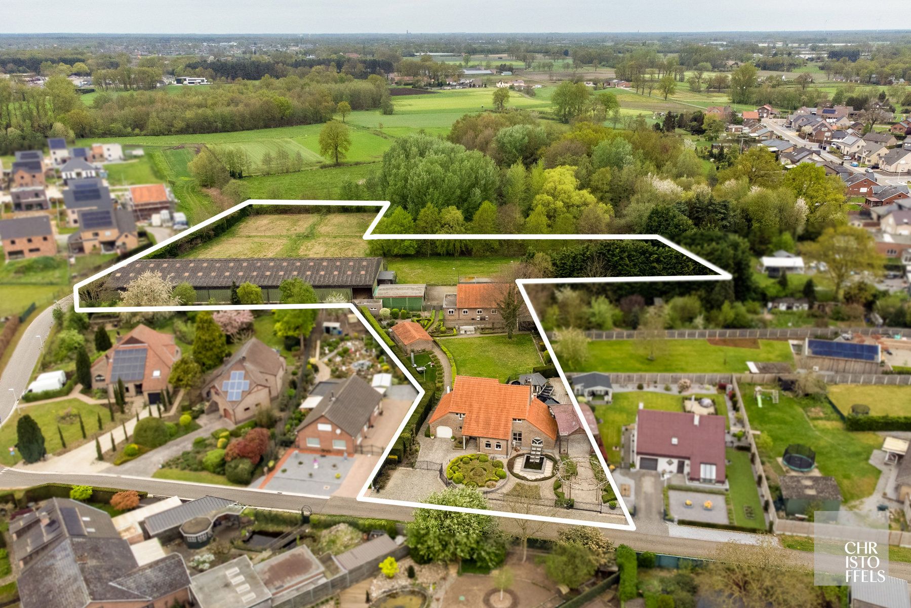 Uitzonderlijke villa met paardenfaciliteiten op 1ha 19a 48ca! foto 4