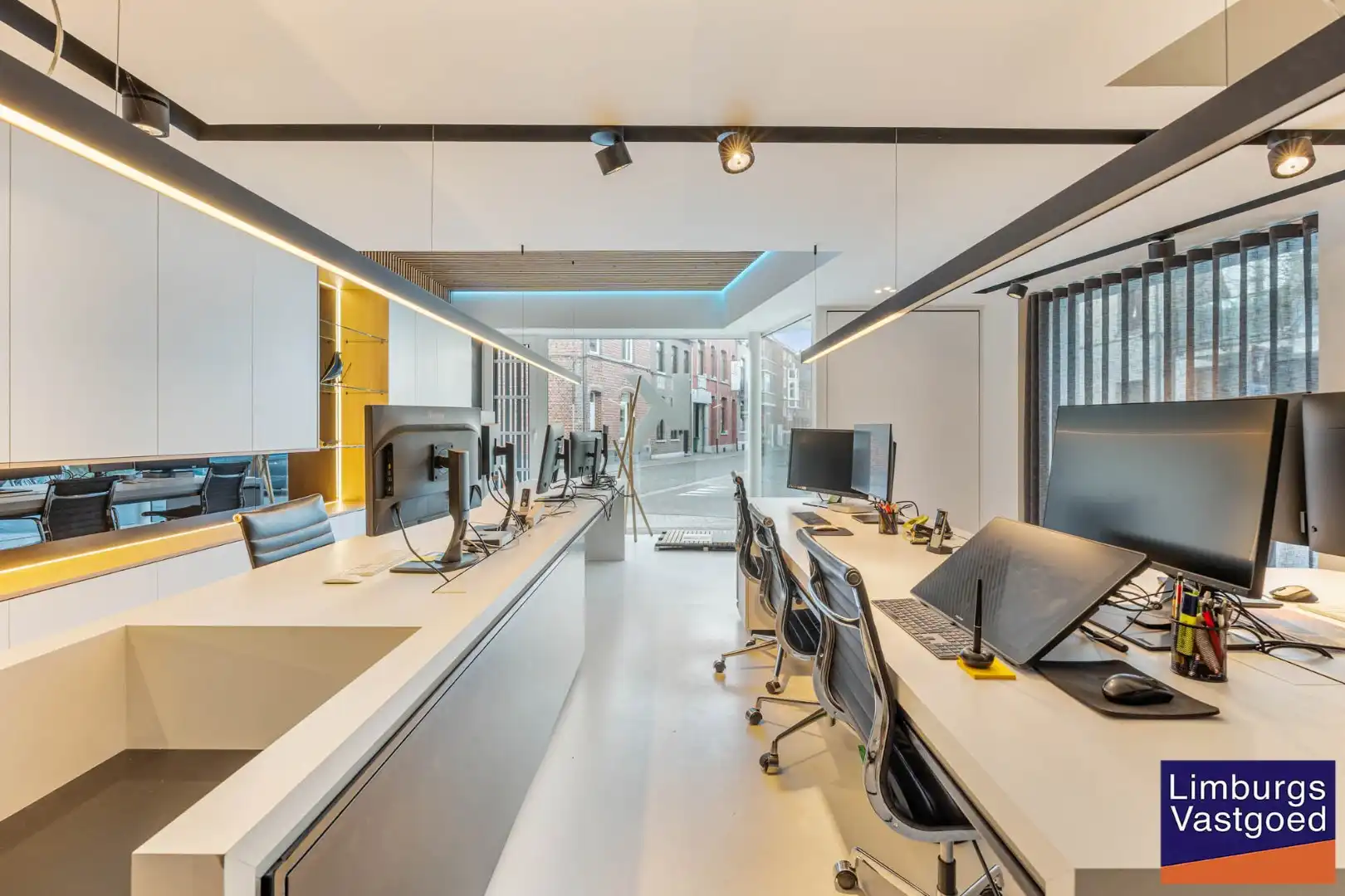 Modern instapklaar kantoor in Hasselt centrum met energielabel B foto 8