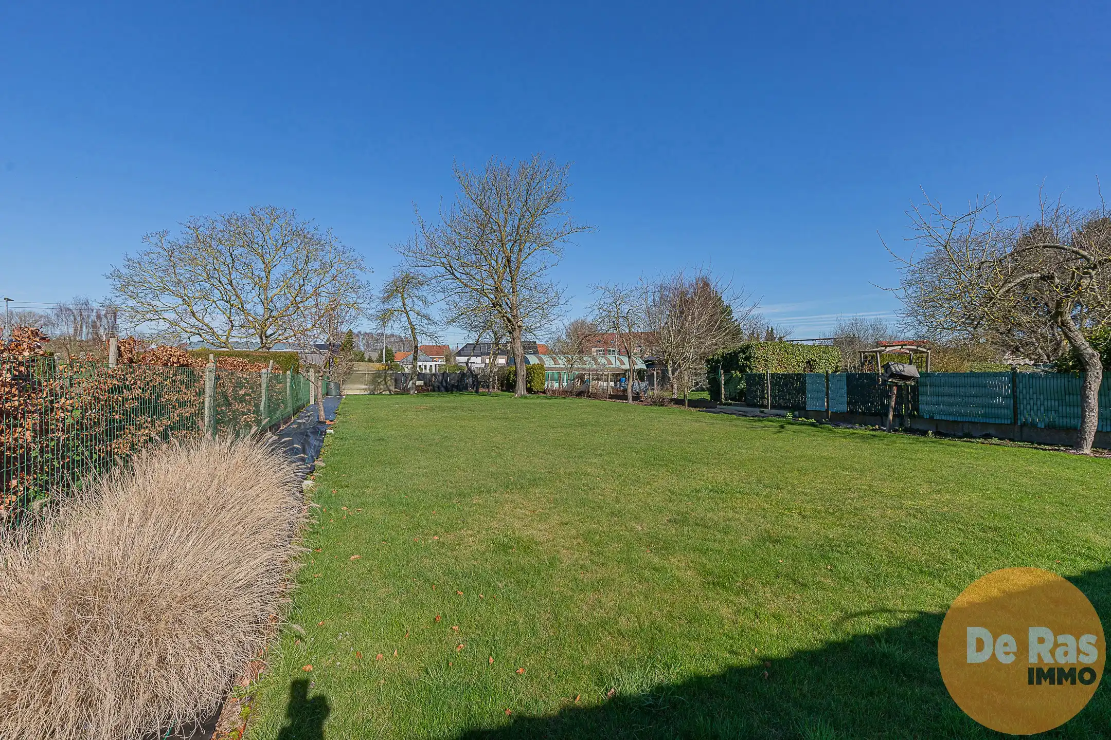 Ruime woning met grote garage en tuin vlakbij station Ede foto 25