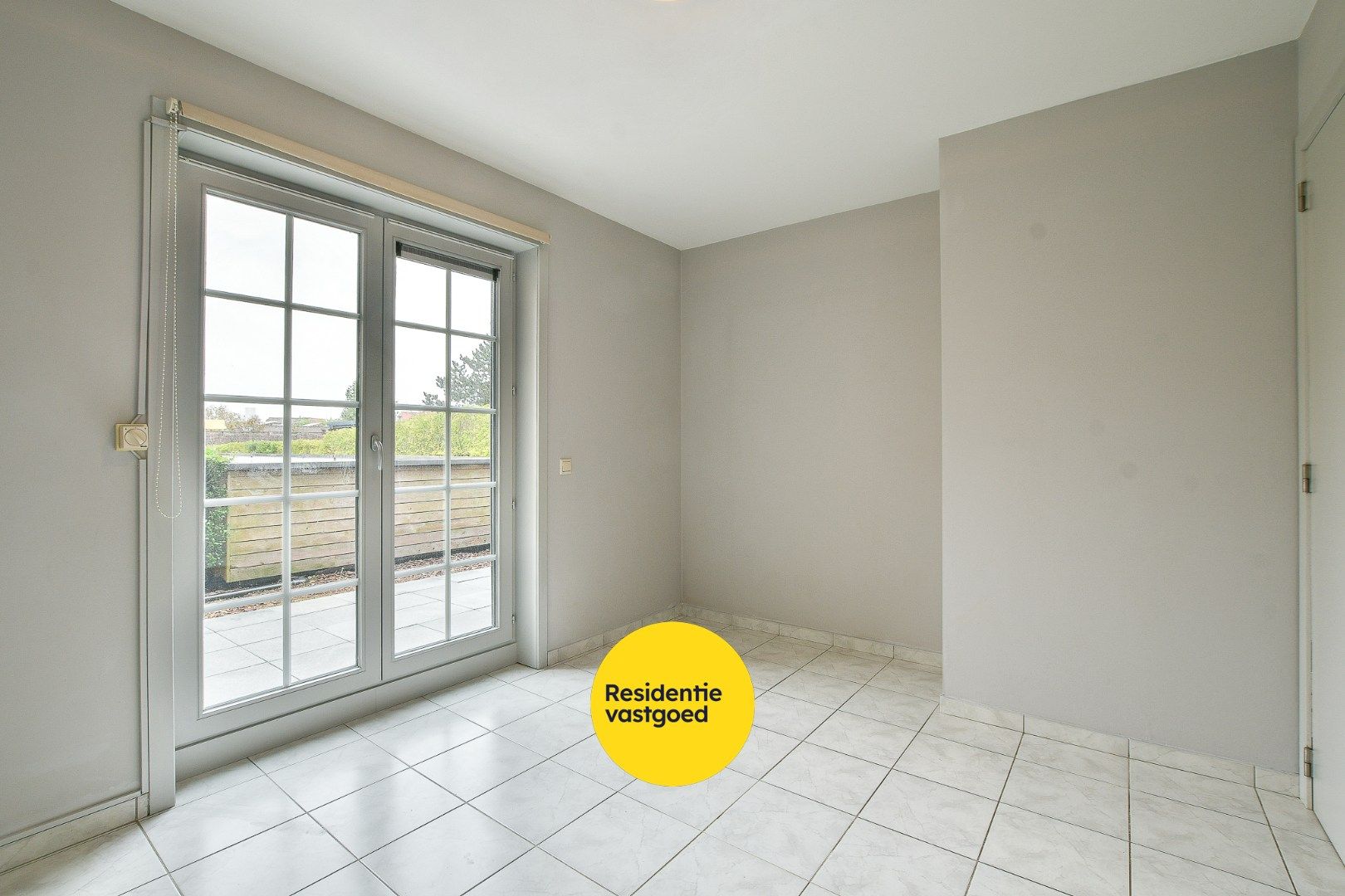 Modern gelijkvloers appartement met 2 slaapkamers– op slechts 500m van strand en zee! foto 11