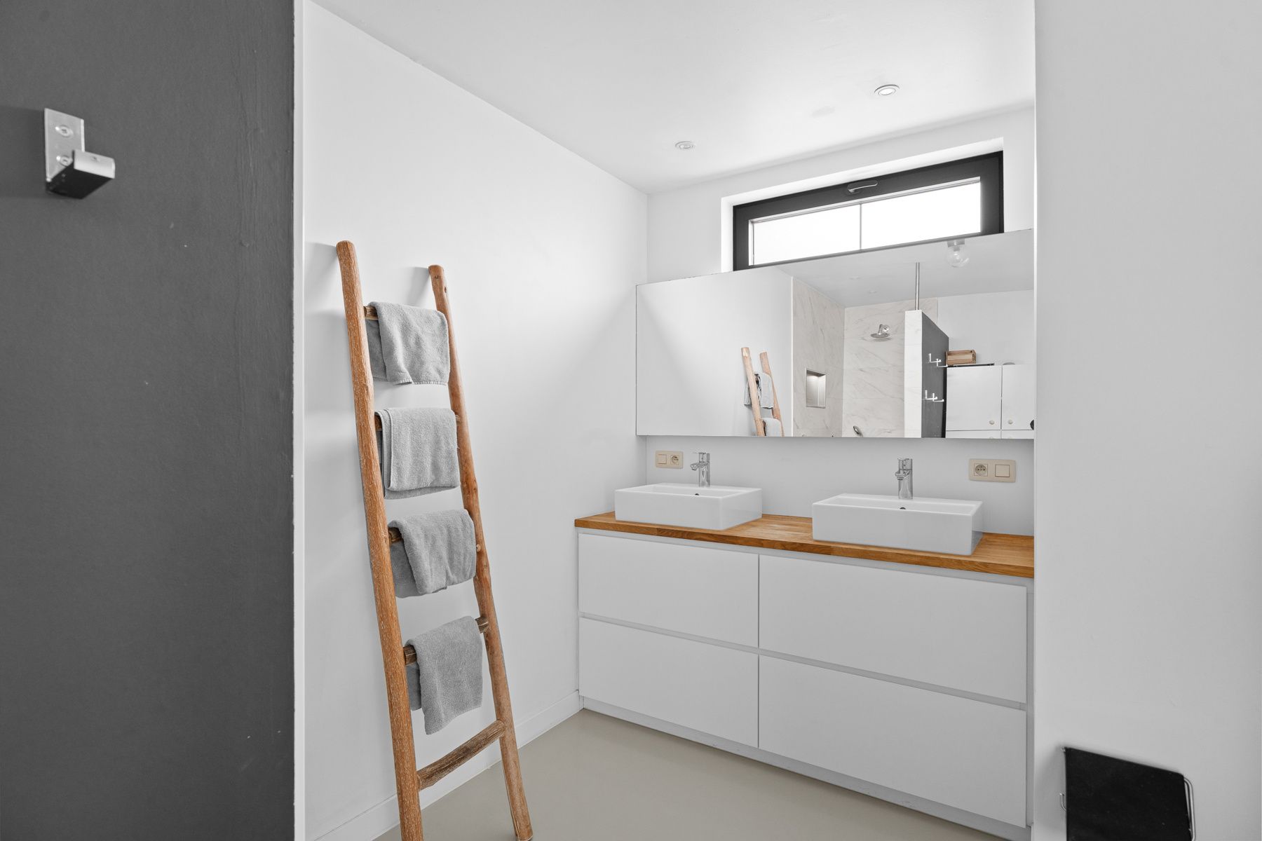 Volledig gerenoveerde 3-slpkamerwoning met tuin in Wetteren! foto 7