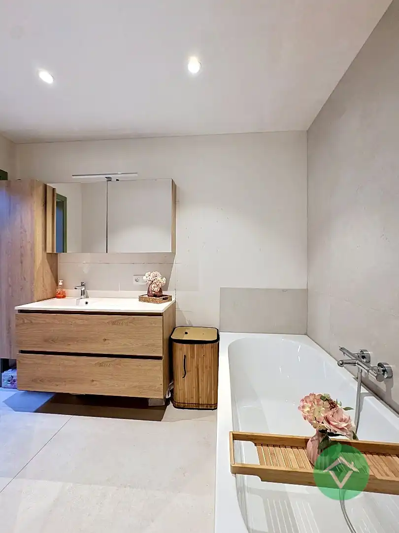 Instapklare woning met 4 slaapkamers en tuin te huur in Roeselare foto 17