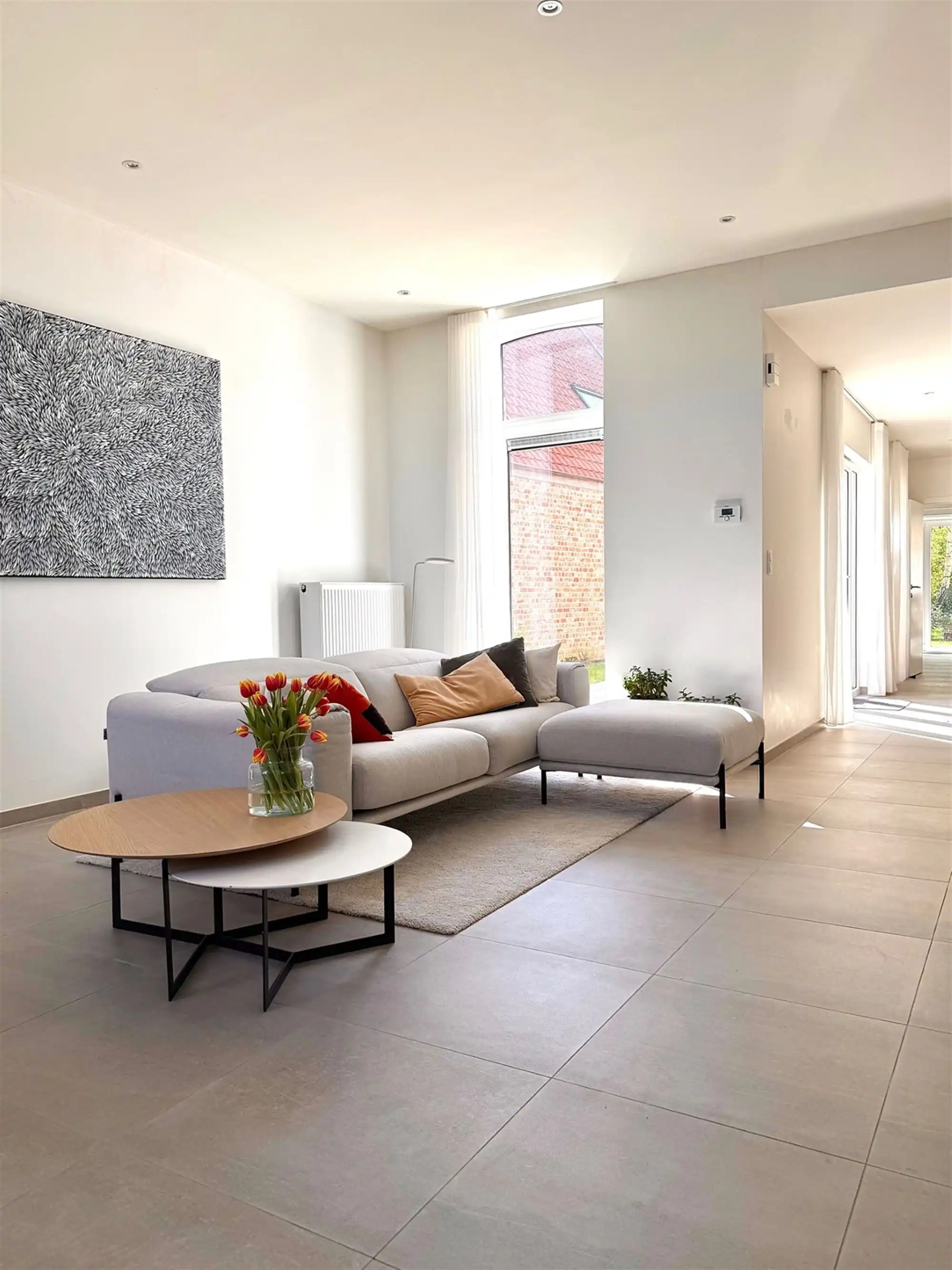 Instapklare charmante DORPSWONING met 3 slpks, 2 badks en tuin foto 4