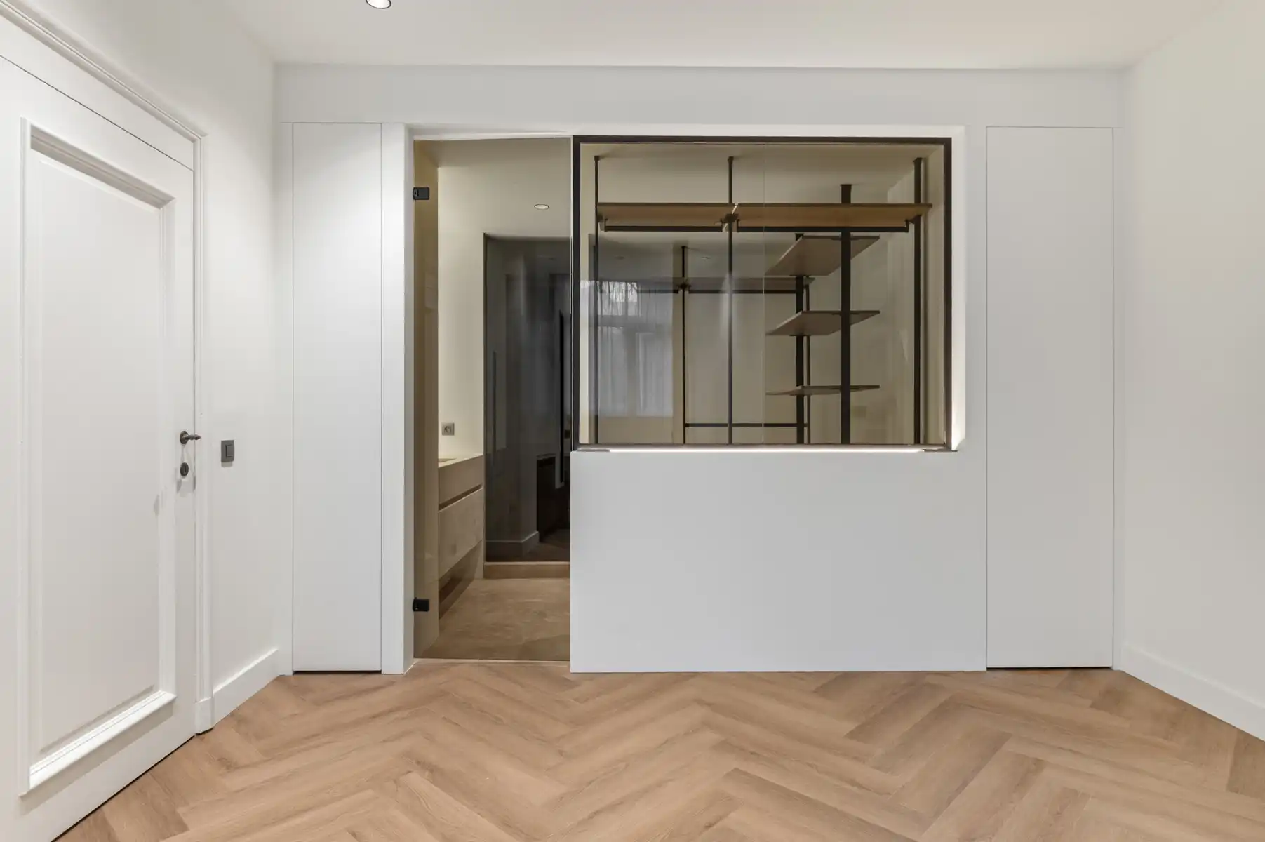 Luxueus gerenoveerd 2 slpk appartement in Art Deco-gebouw foto 10