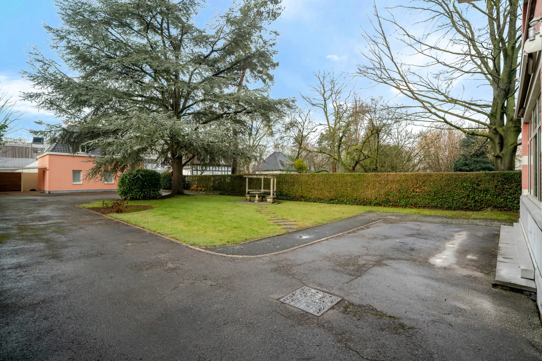 Kantoorgebouw met appartement & parkeerplaatsen  ±535m² foto 18