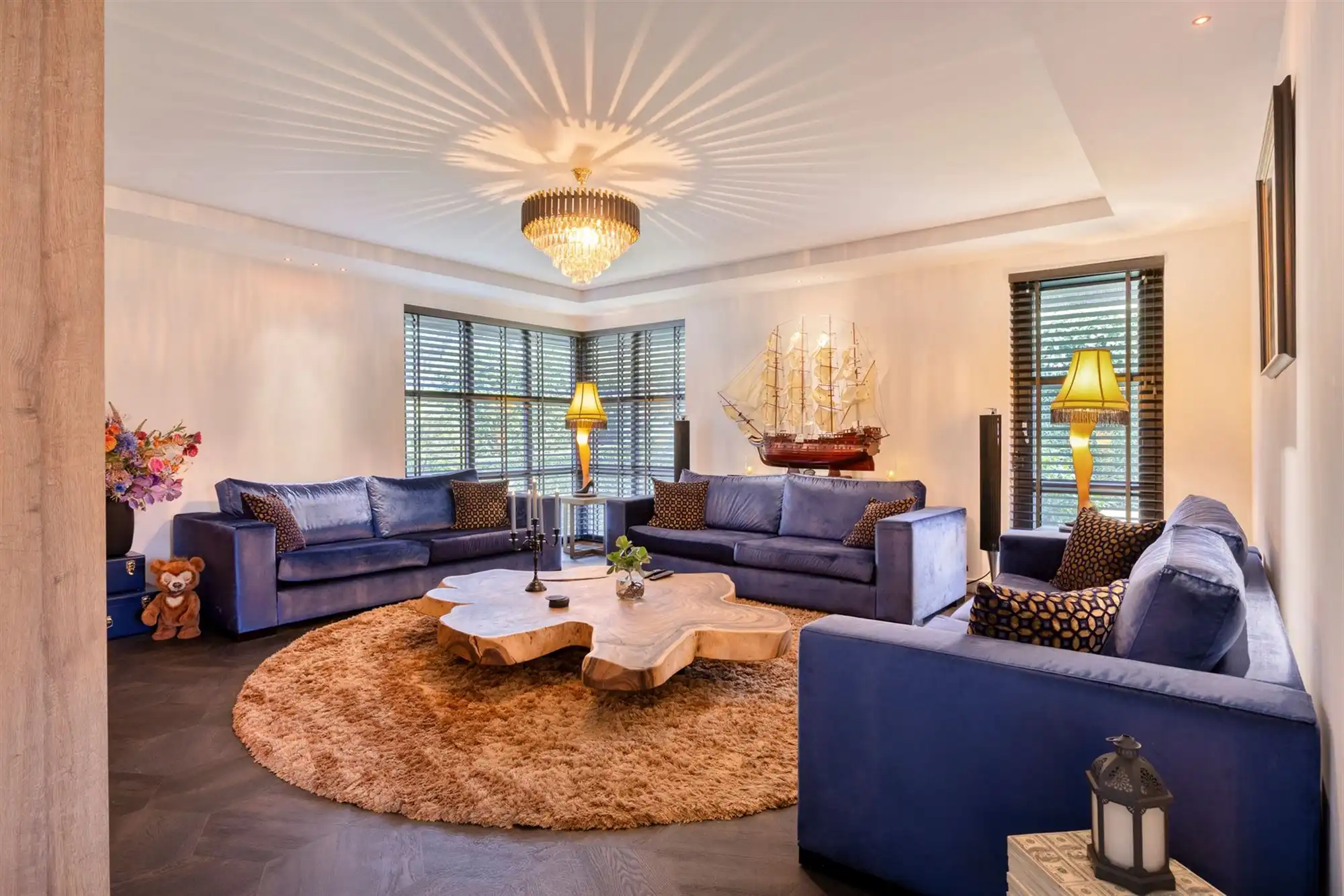 Knappe duo-villa op 8.843 m² in villawijk aan NL-grens. foto 11