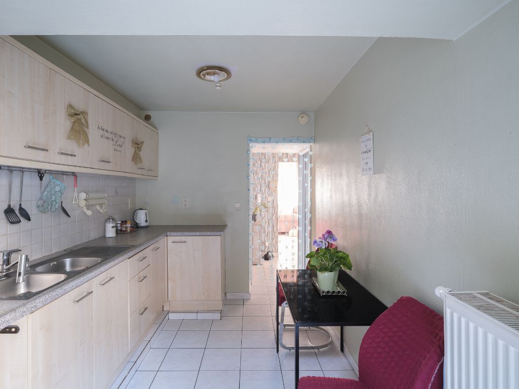 Omgeving Sint-Elisabethbegijnhof - Op te frissen éénslaapkamerappartement met aangename buitenruimte. foto 5