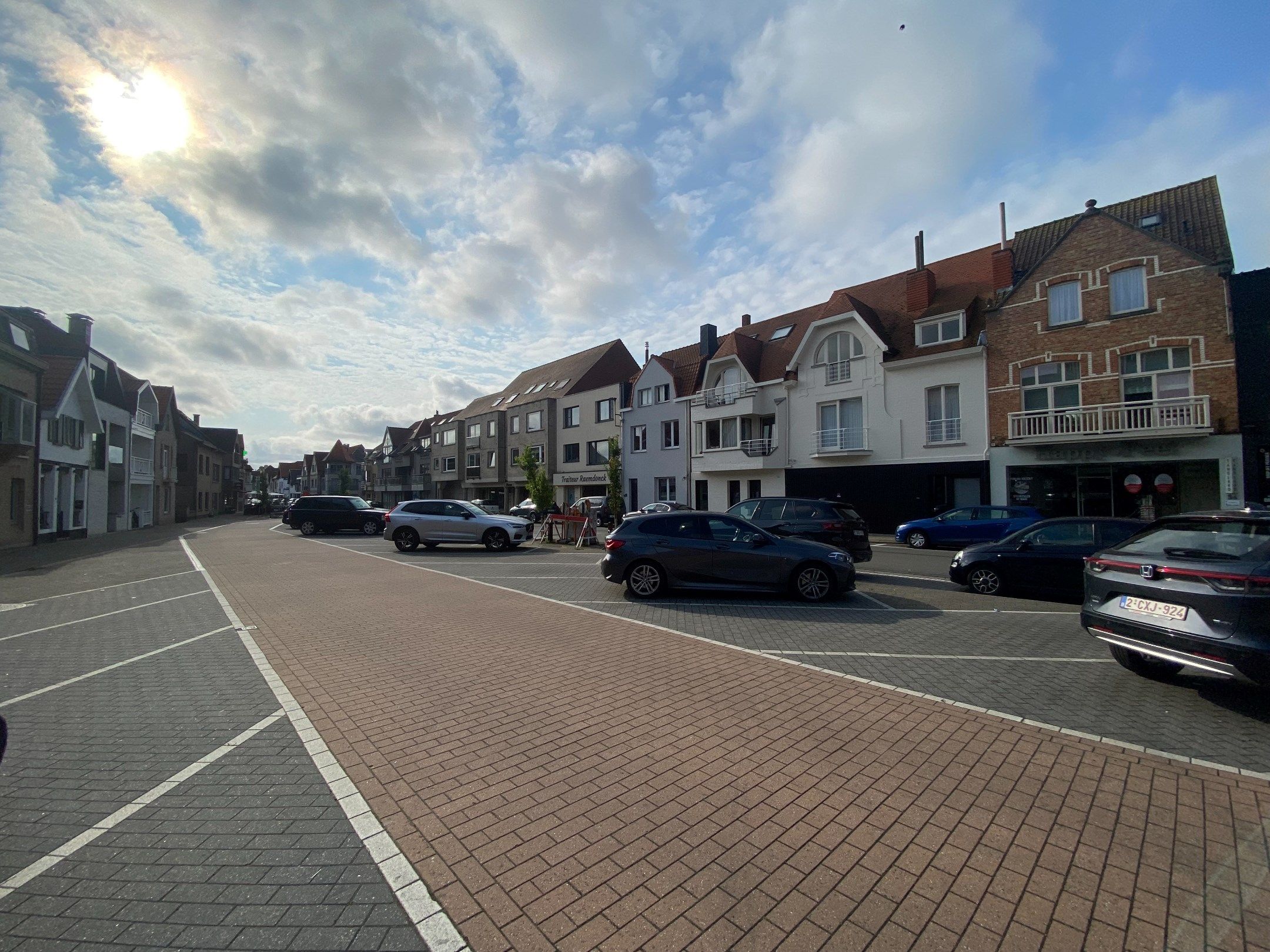 Gelijkvloers appartement met twee slaapkamers gelegen in de unieke nieuwbouwresidentie 'Acur' gelegen op de Groentenmarkt te Knokke.   foto 7