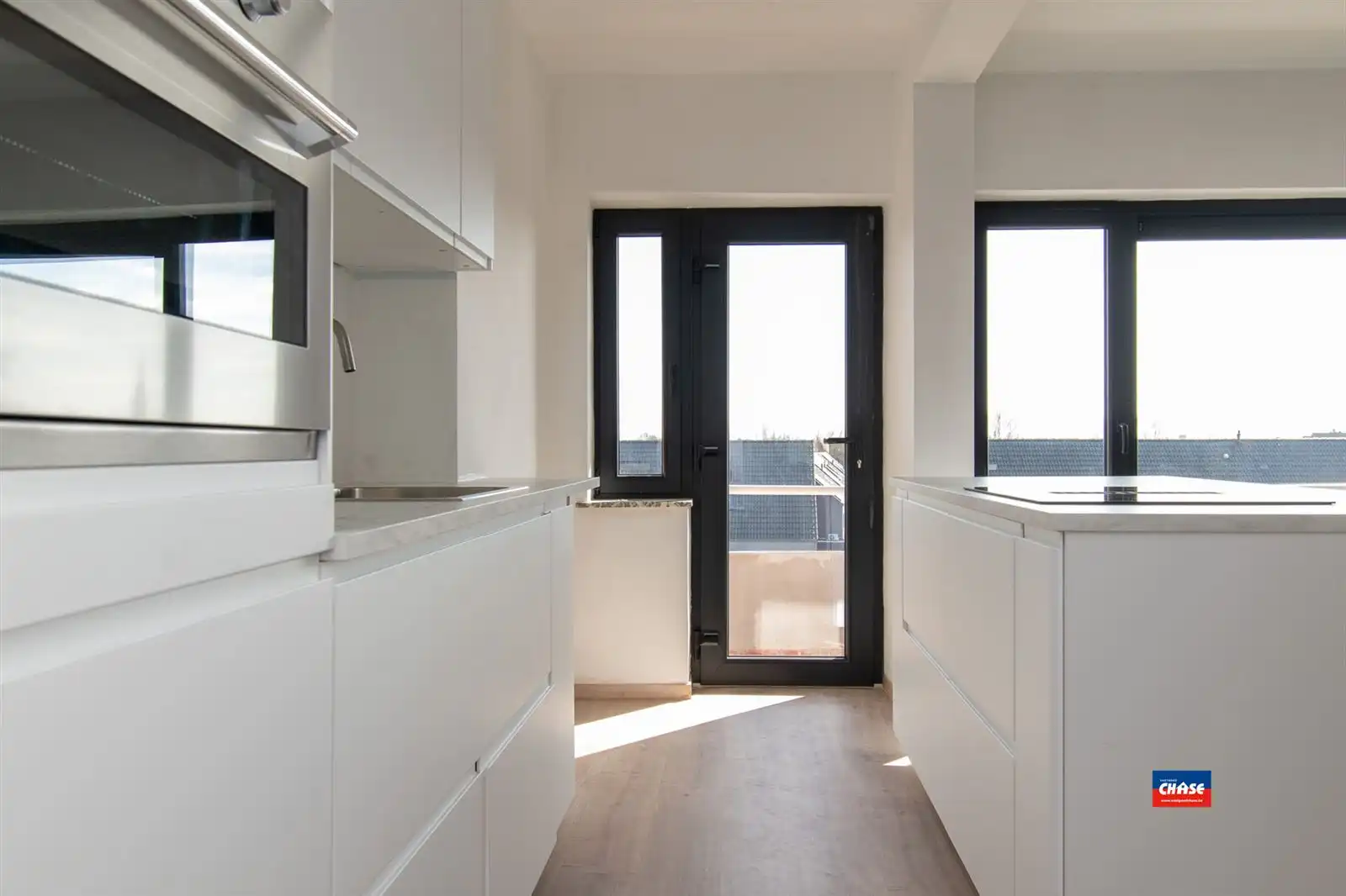 Recent gerenoveerd appartement met 2 slaapkamers foto 6