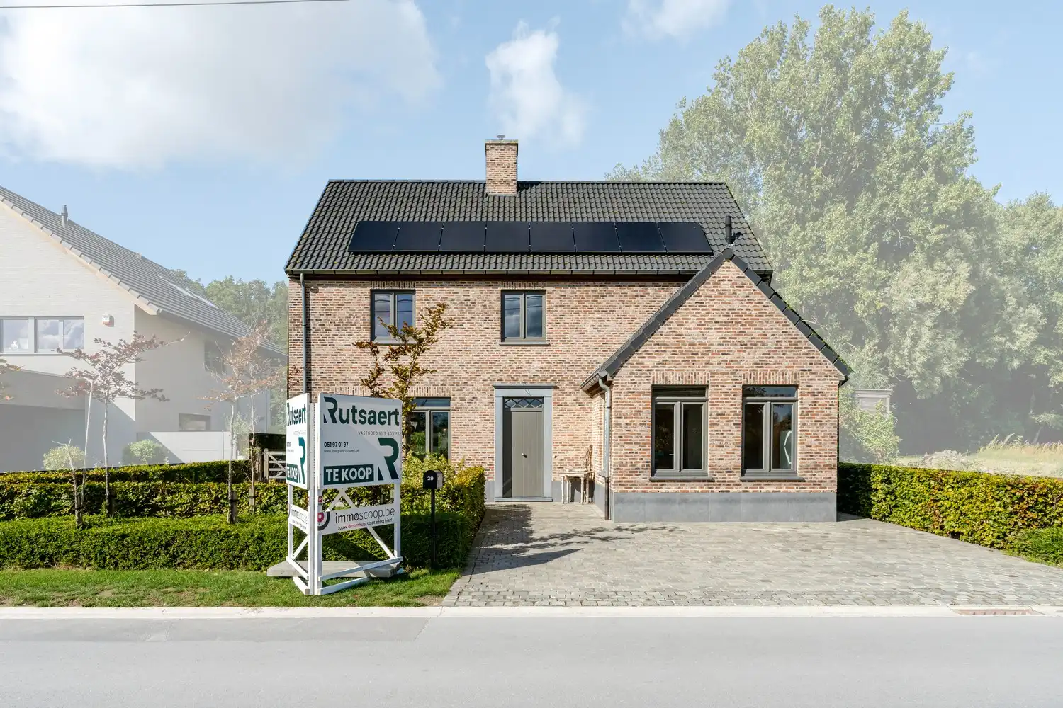 Prachtige woning met landelijk karakter te Wielsbeke. foto {{pictureIndex}}