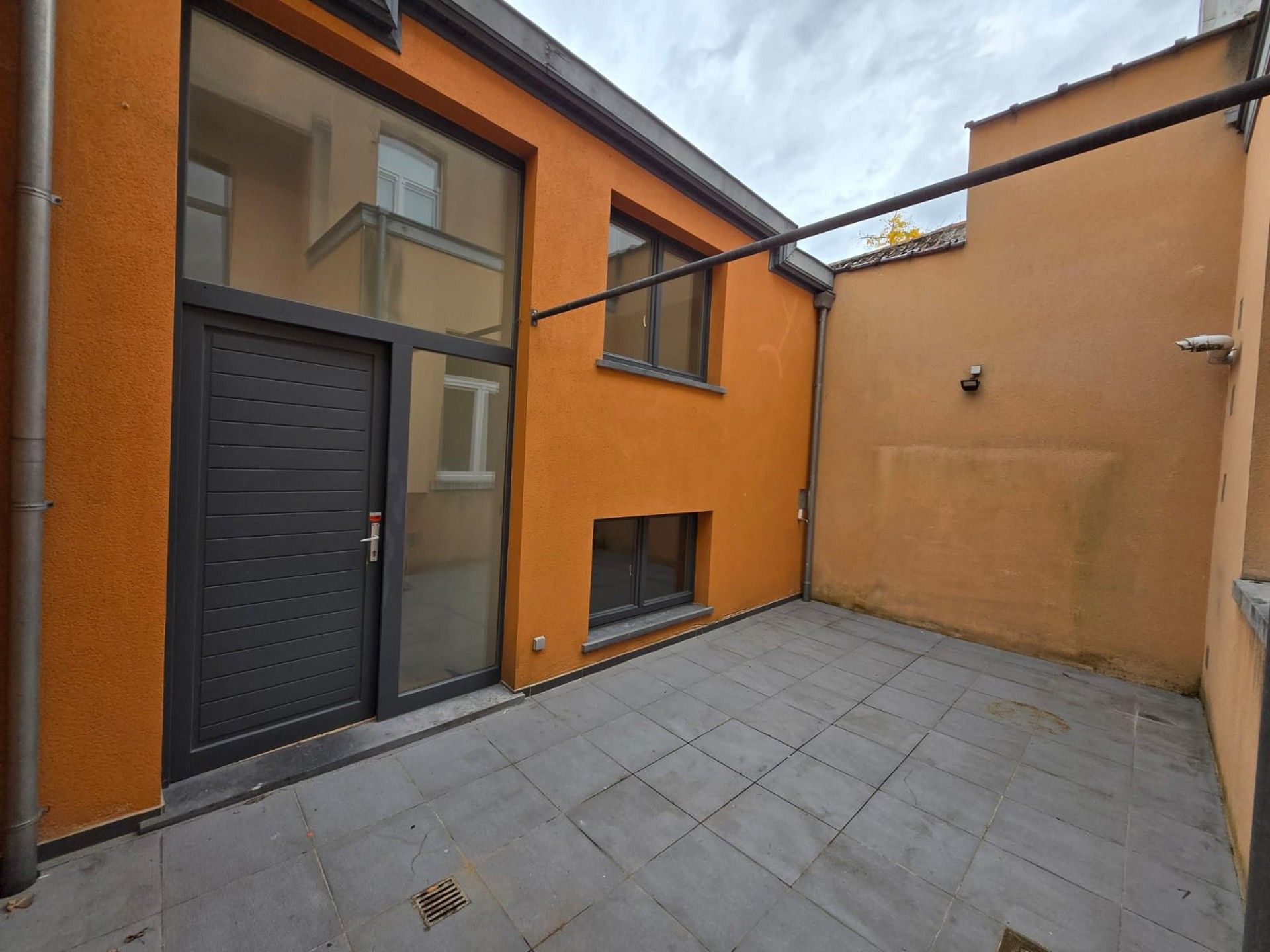 Ruim appartement van 139 m² met tuin  foto 9