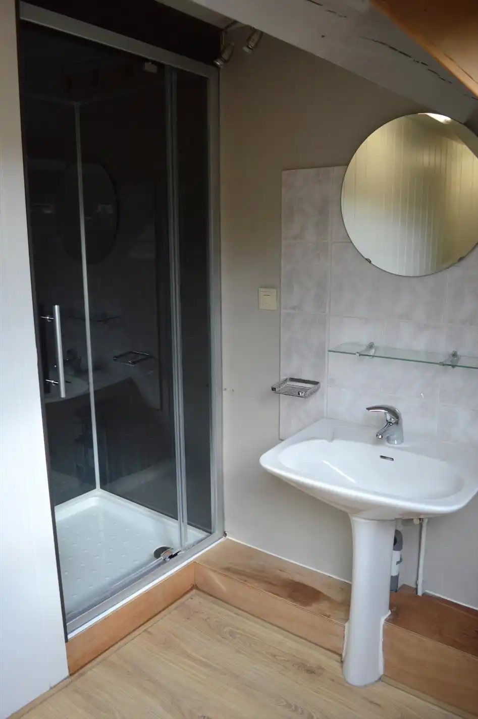 Verzorgde rijwoning dichtbij het centrum van Heule foto 11