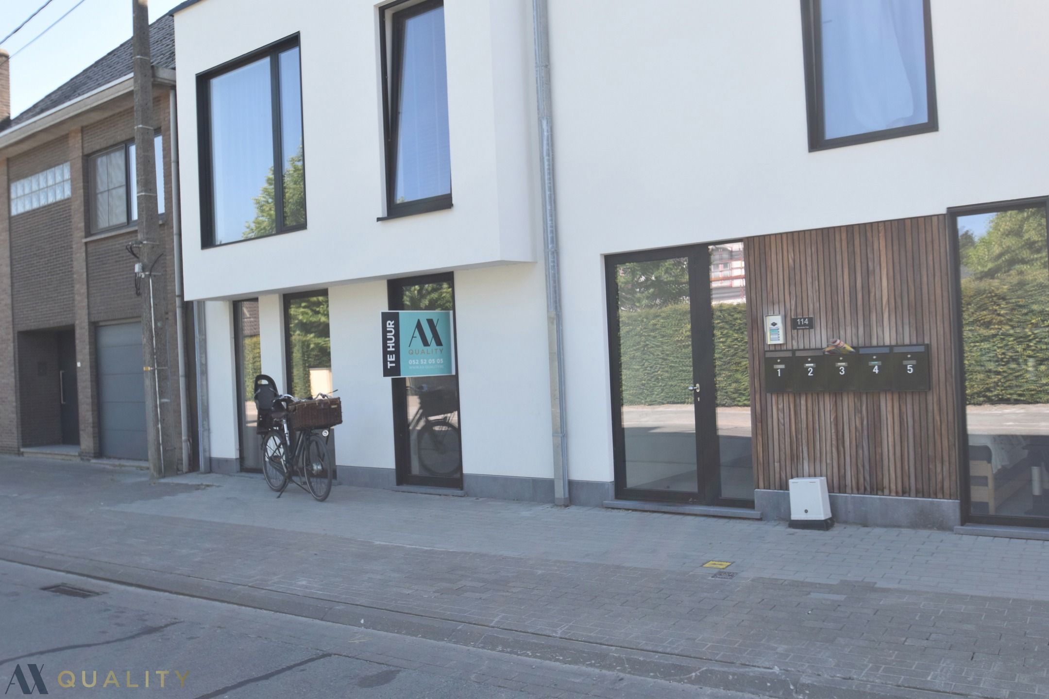 Energiezuinig recent gelijkvloers 2-slpk. appt met terr., tuin en autostaanplaats foto 20