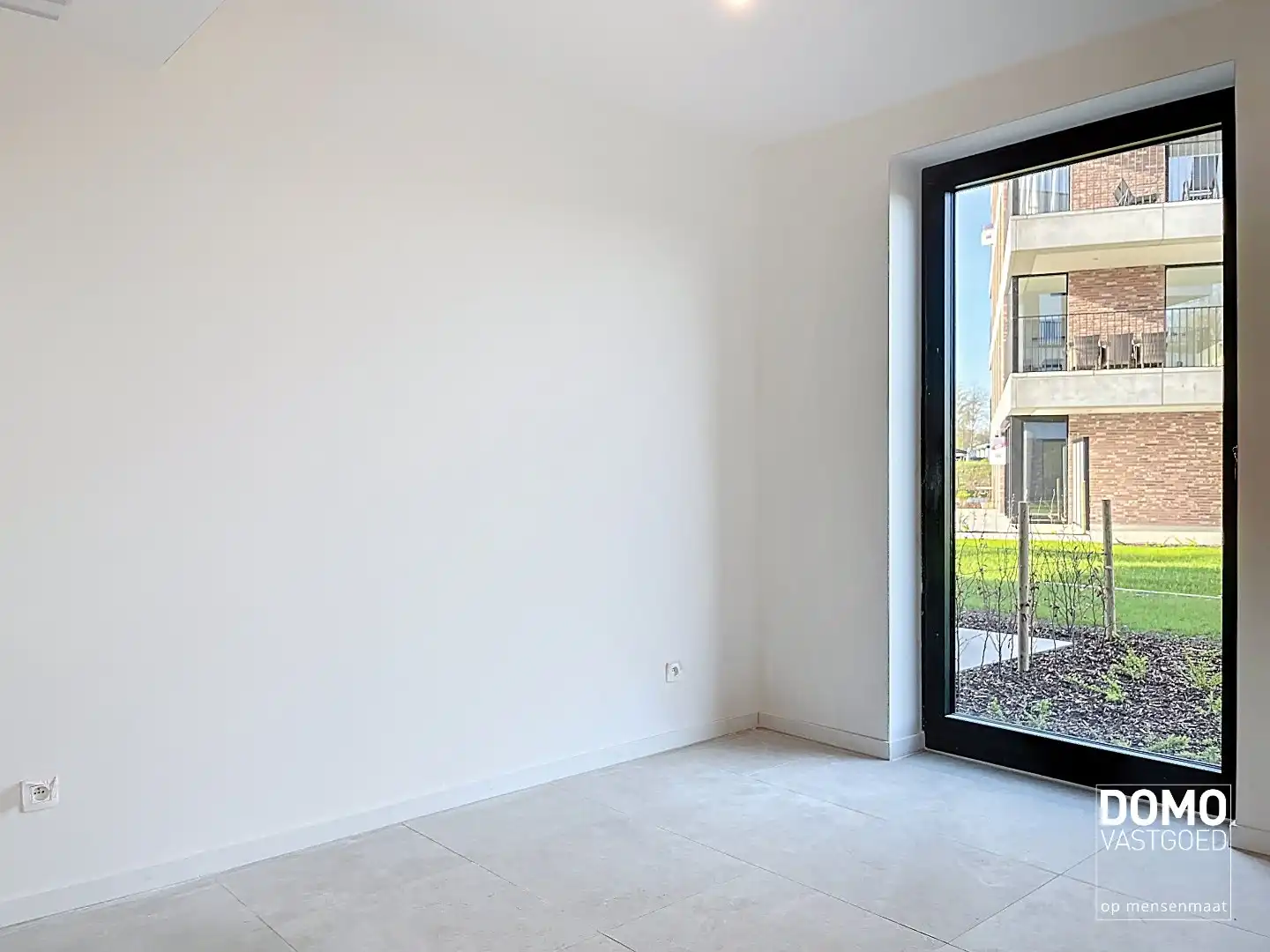 MODERN GELIJKVLOERS APPARTEMENT GELEGEN TE KERMT MET 2 SLAAPKAMERS EN RUIM TERRAS foto 11