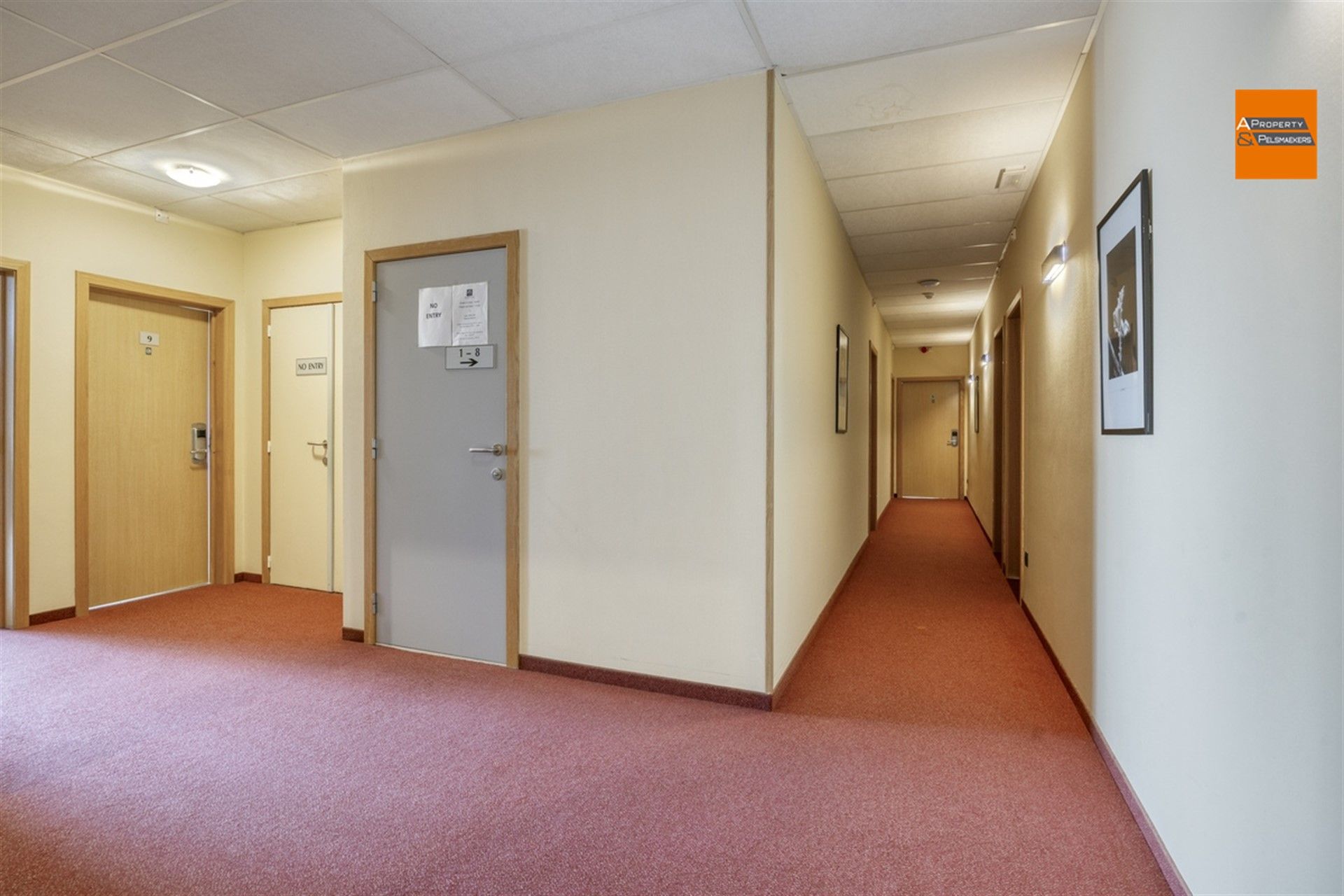 Hotel met 24 kamers foto 9
