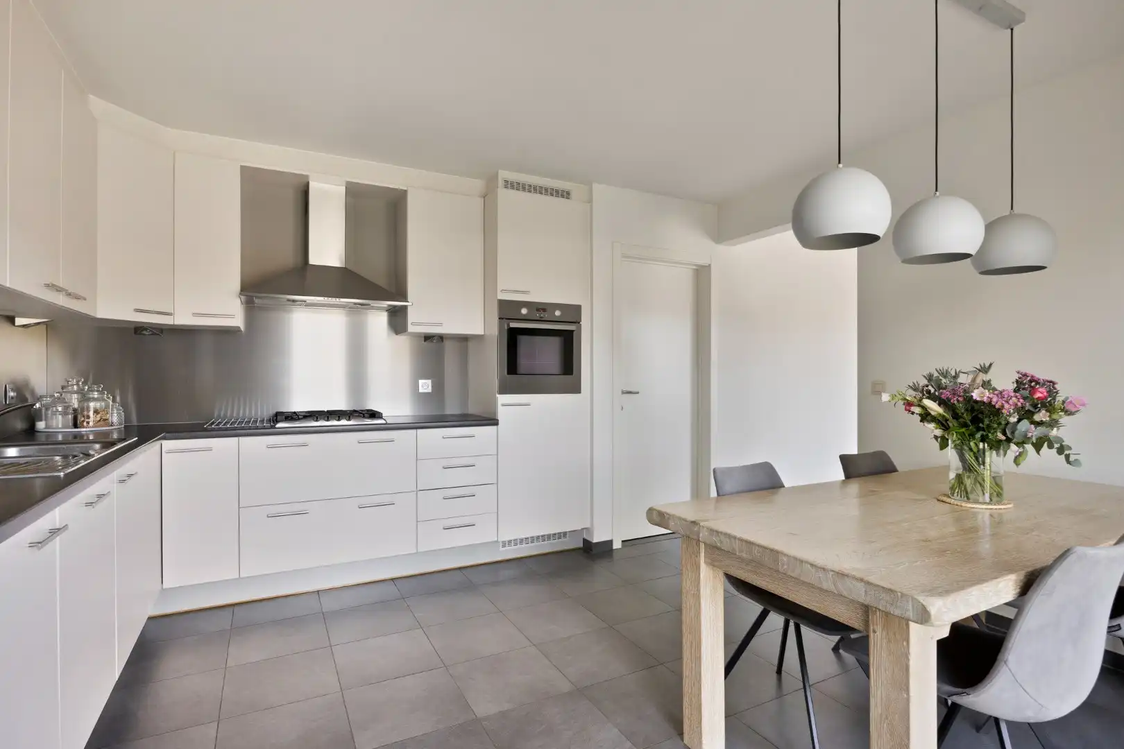 Moderne woning met zeer rustige ligging in Riemst-Millen foto 8