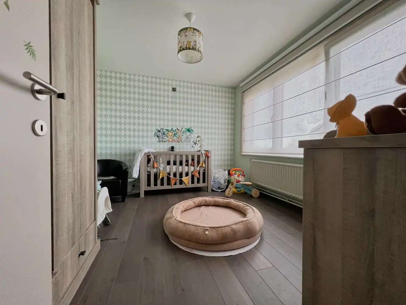 Instapklare gezinswoning met 4 slpks + zonnige tuin! foto 10