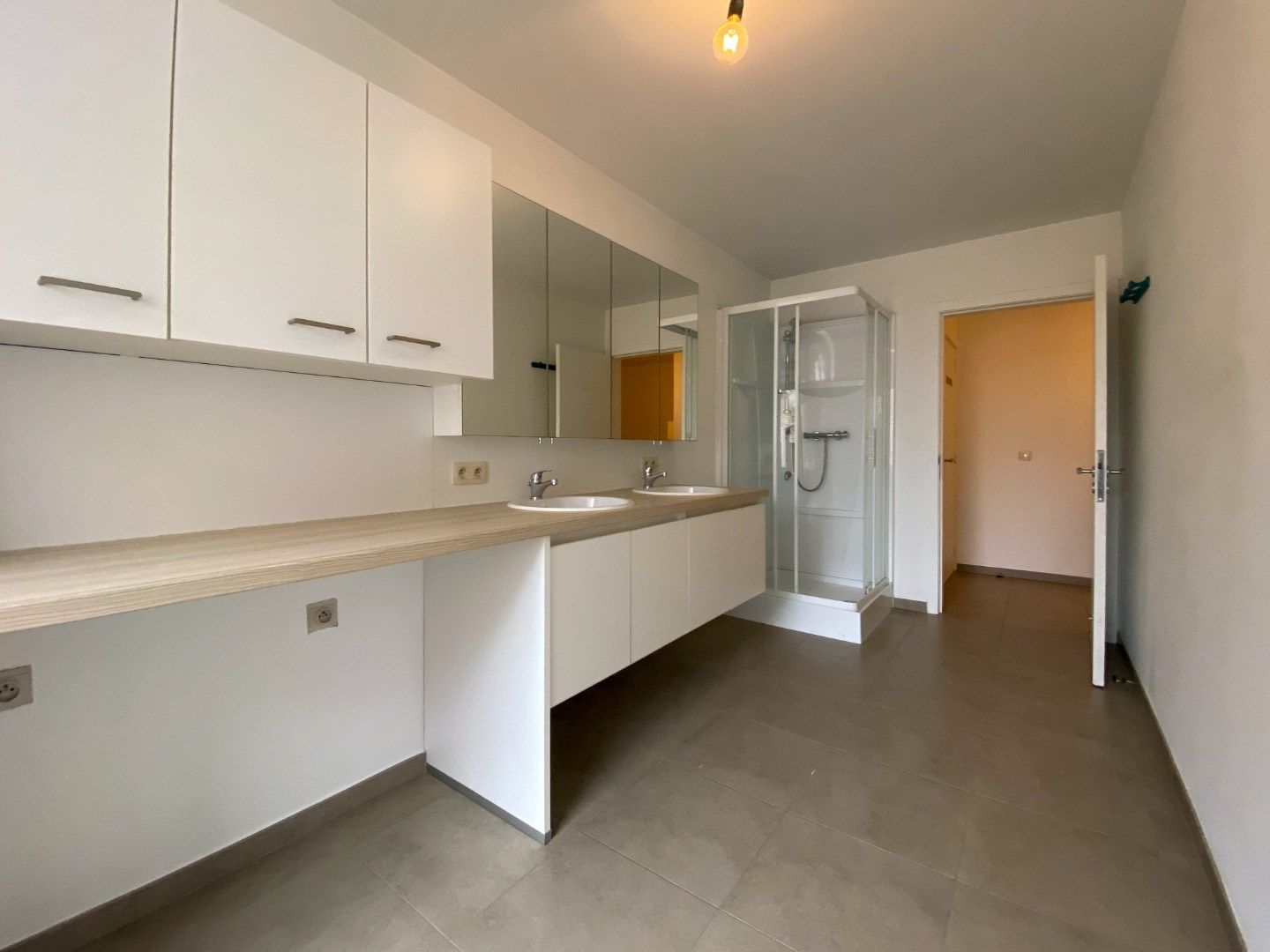 Instapklaar appartement met 2 slaapkamers. foto 10