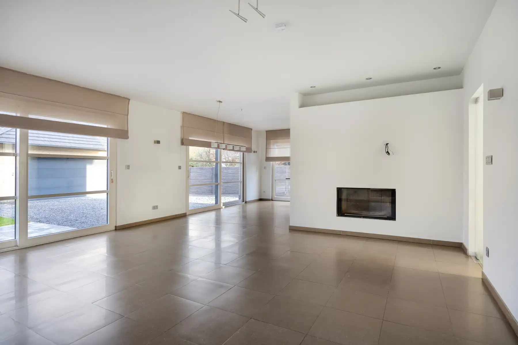 Luxueuze woning met 4/5 slpk. op 11a90ca in Neeroeteren.  foto 6