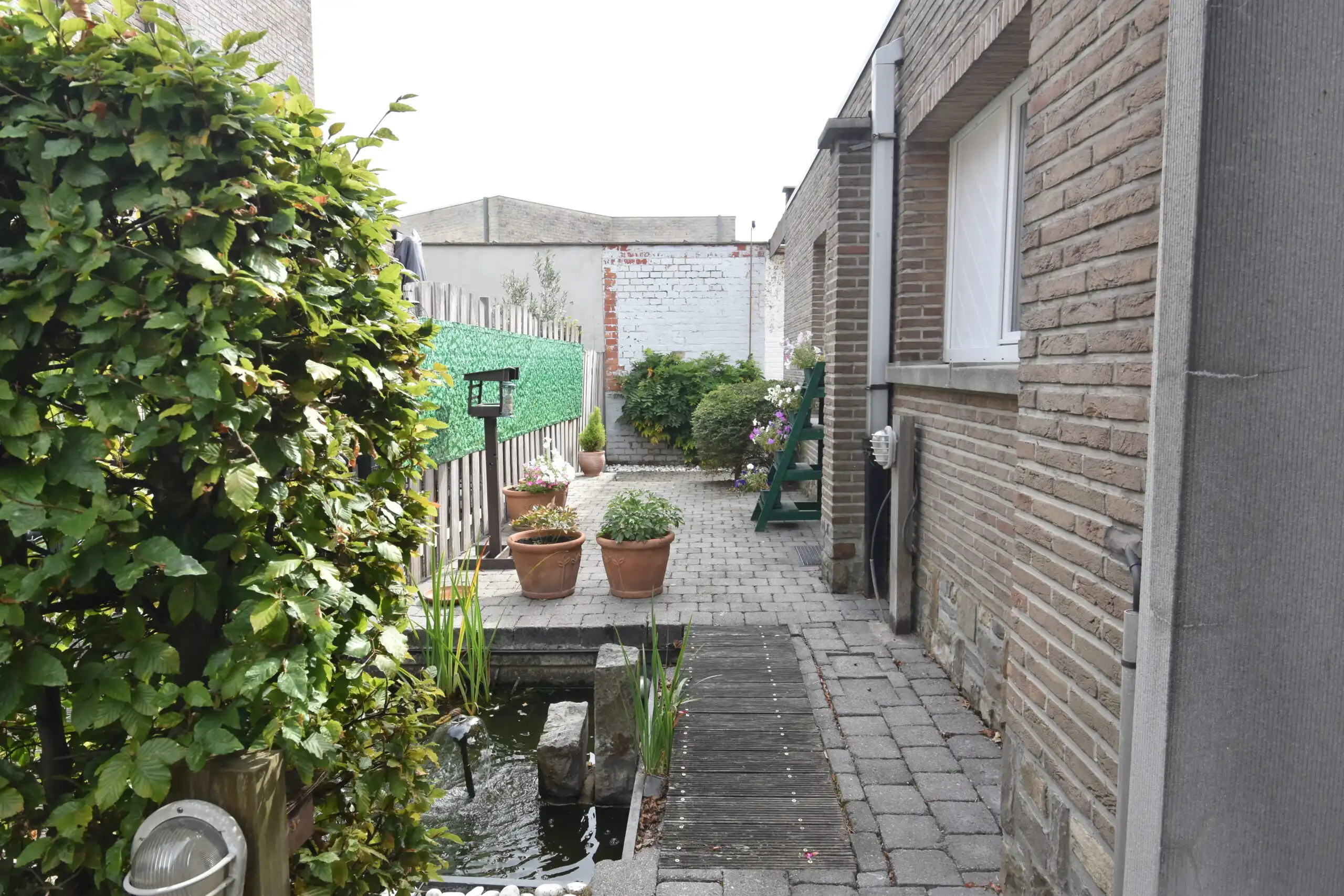 Charmante woning met magazijn – wordt volledig gerenoveerd opgeleverd foto 3