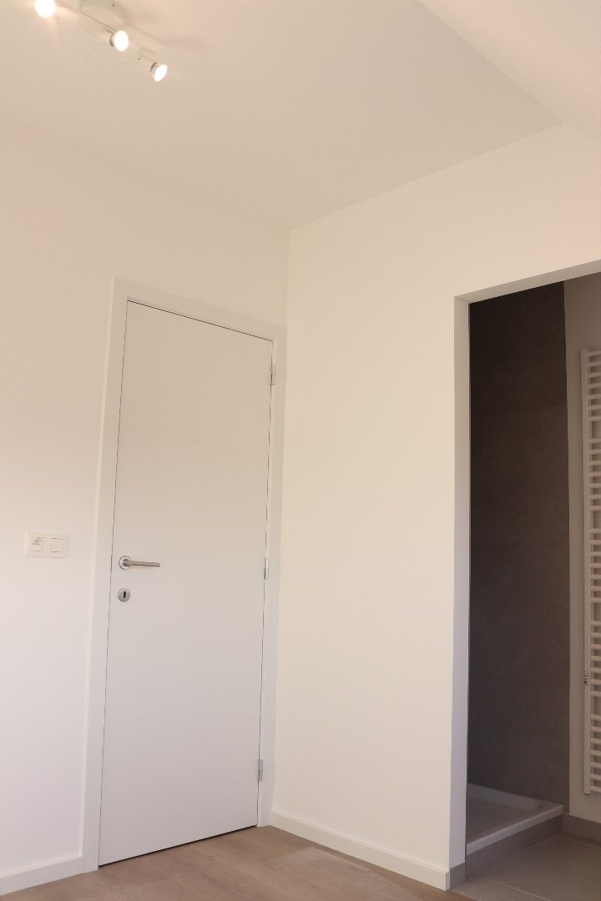 Gunstig gelegen energiezuinig dakappartement met 1 slaapkamer. foto 13