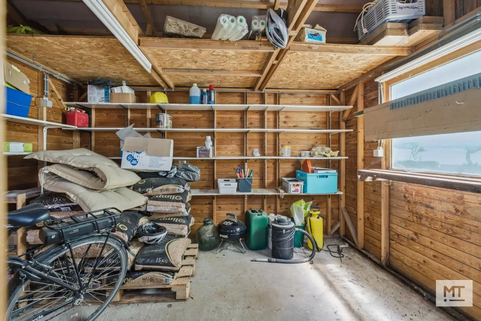 Alleenstaande woning met 4 slaapkamers, zonnige tuin en garage op de Molenhoek foto 25