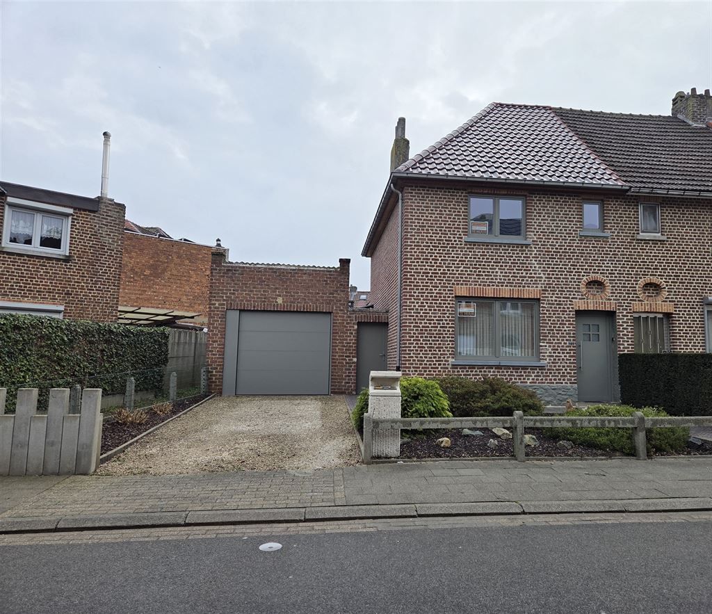 eengezinswoning foto {{pictureIndex}}