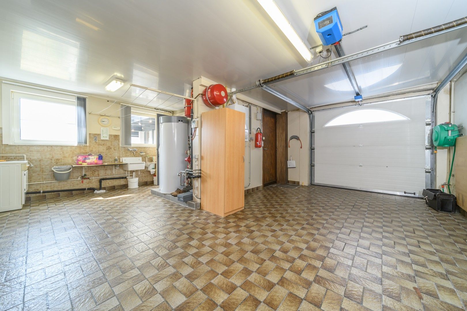 Zeer ruime gezinswoning met extra stockageruimte foto 24