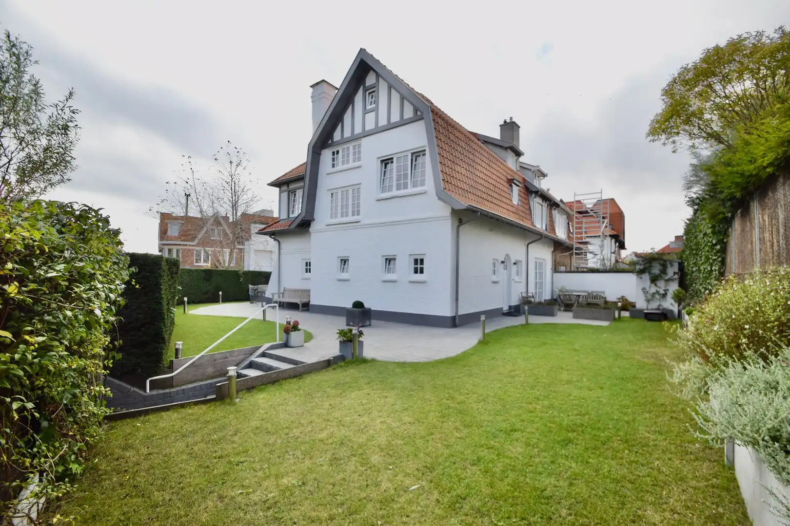 Prachtige karaktervolle villa in hartje Zoute, op enkele stappen van het Dominicanenkerkje en het strand te huur. foto 26