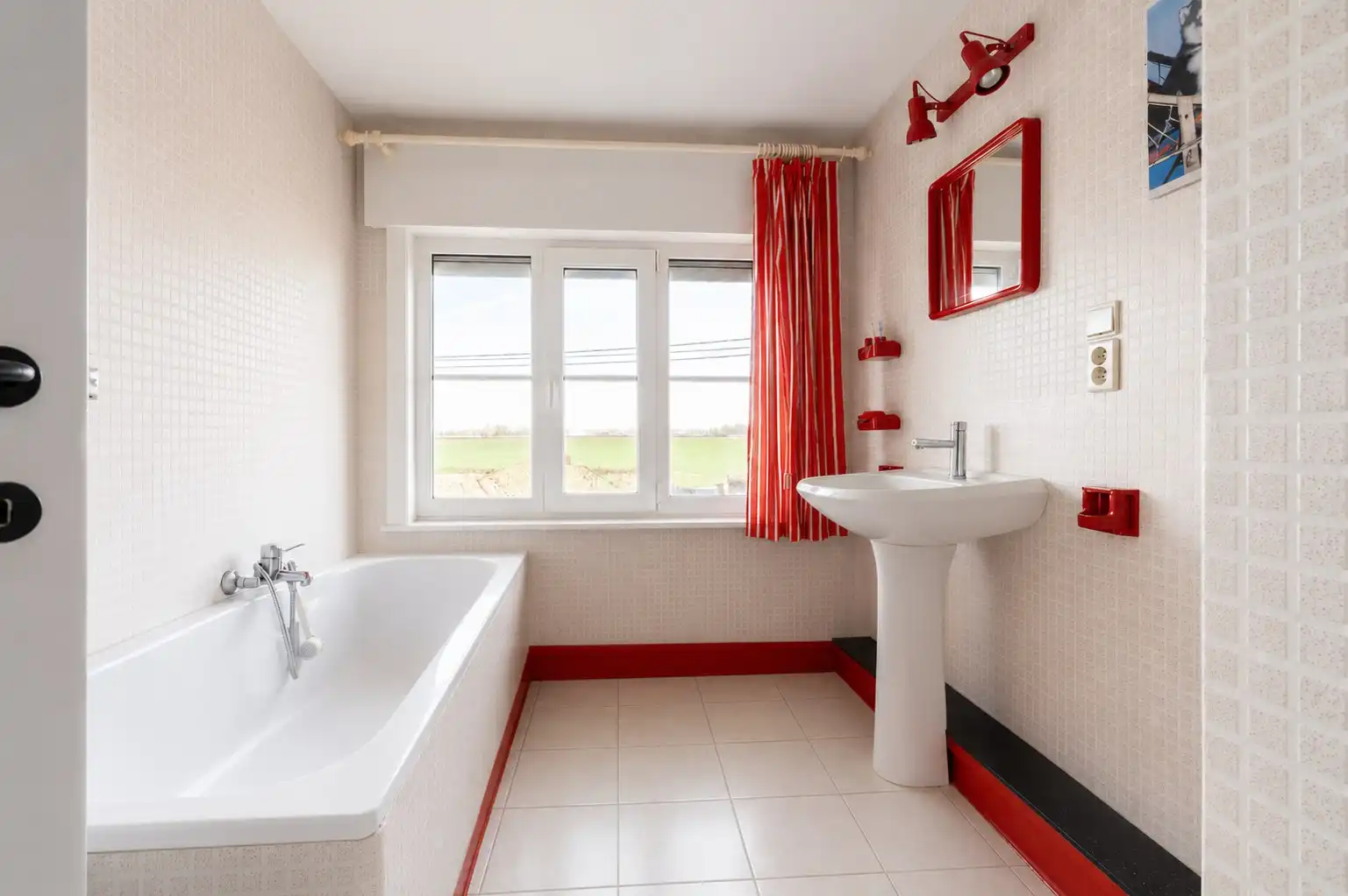 Alleenstaande, kloeke woning met veel potentieel - Jonkershove foto 9